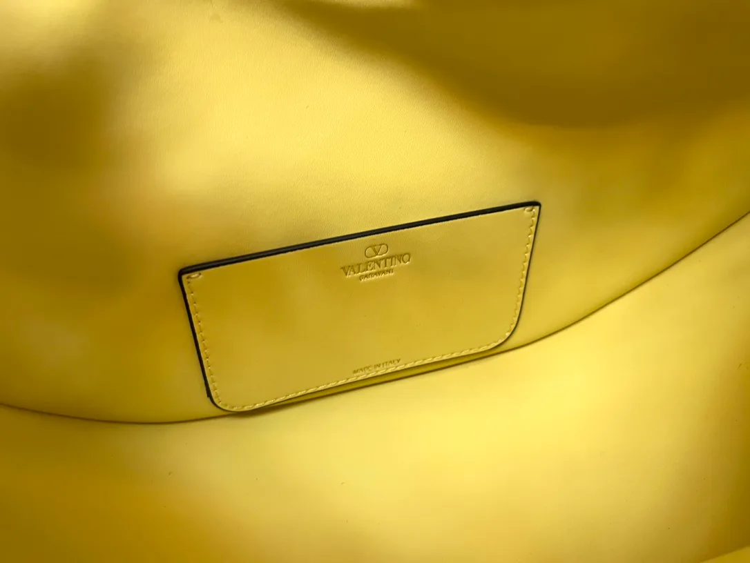 Классические Сумки Женские Valentino 4626