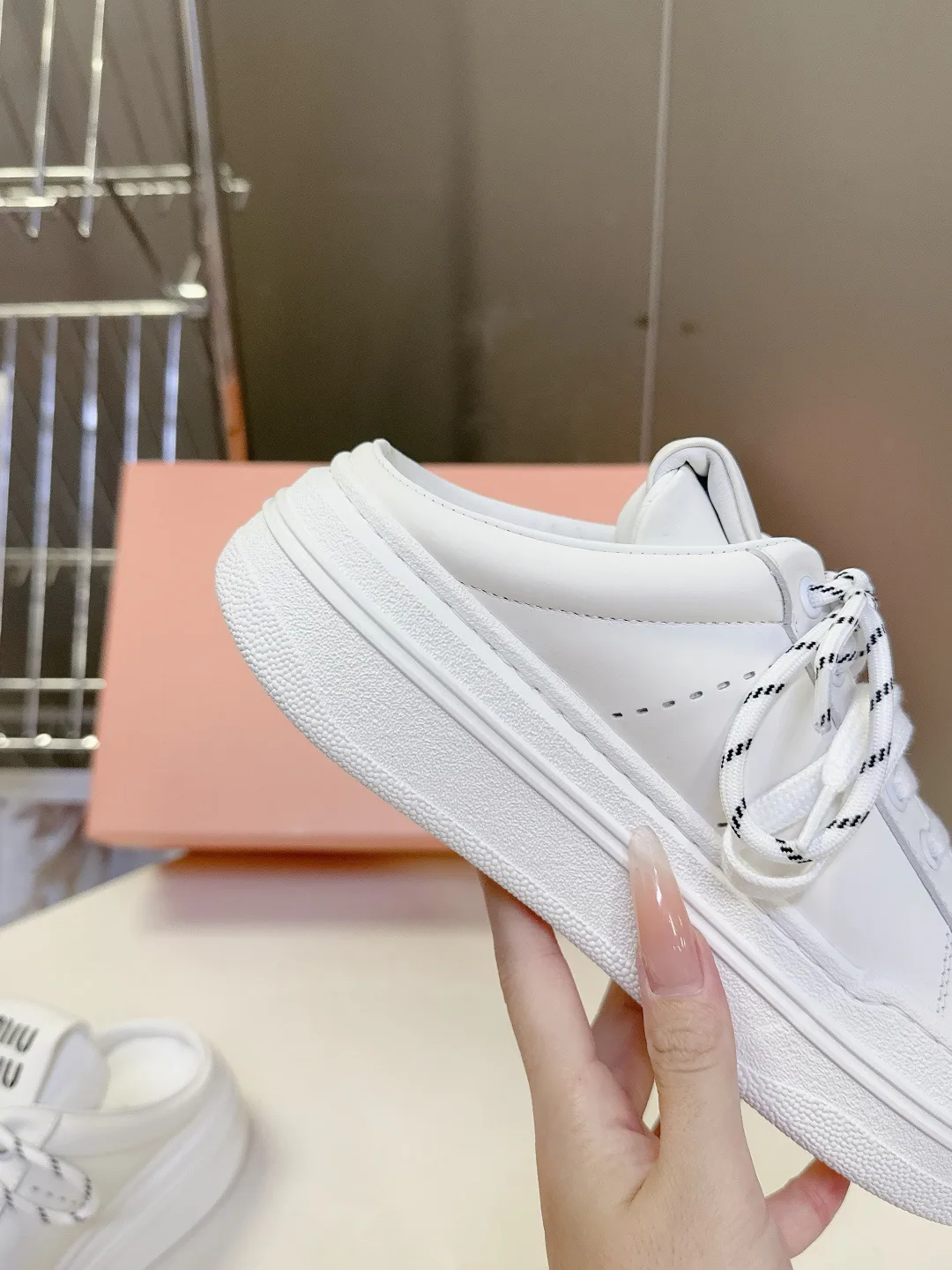 Кроссовки Женские Miu Miu 17589322