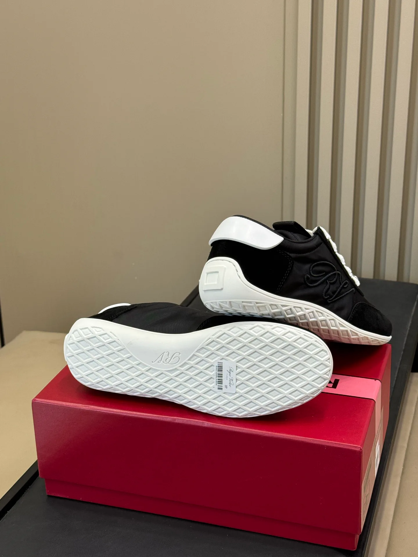 Кроссовки Женские Hermes 678482