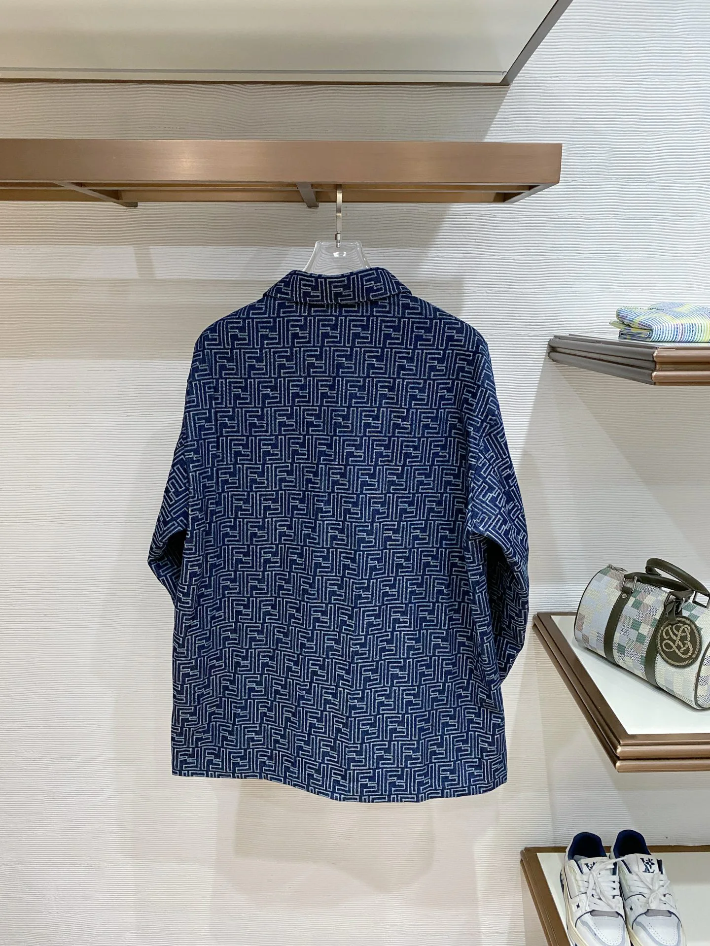 Куртки И Пуховики Мужские Fendi 11504115