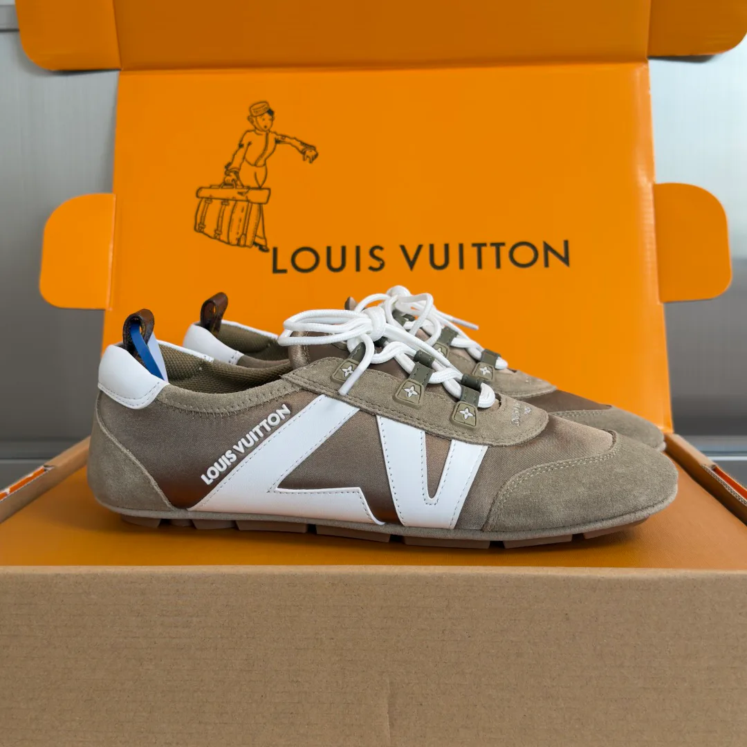 Кроссовки Женские Louis Vuitton 11916900