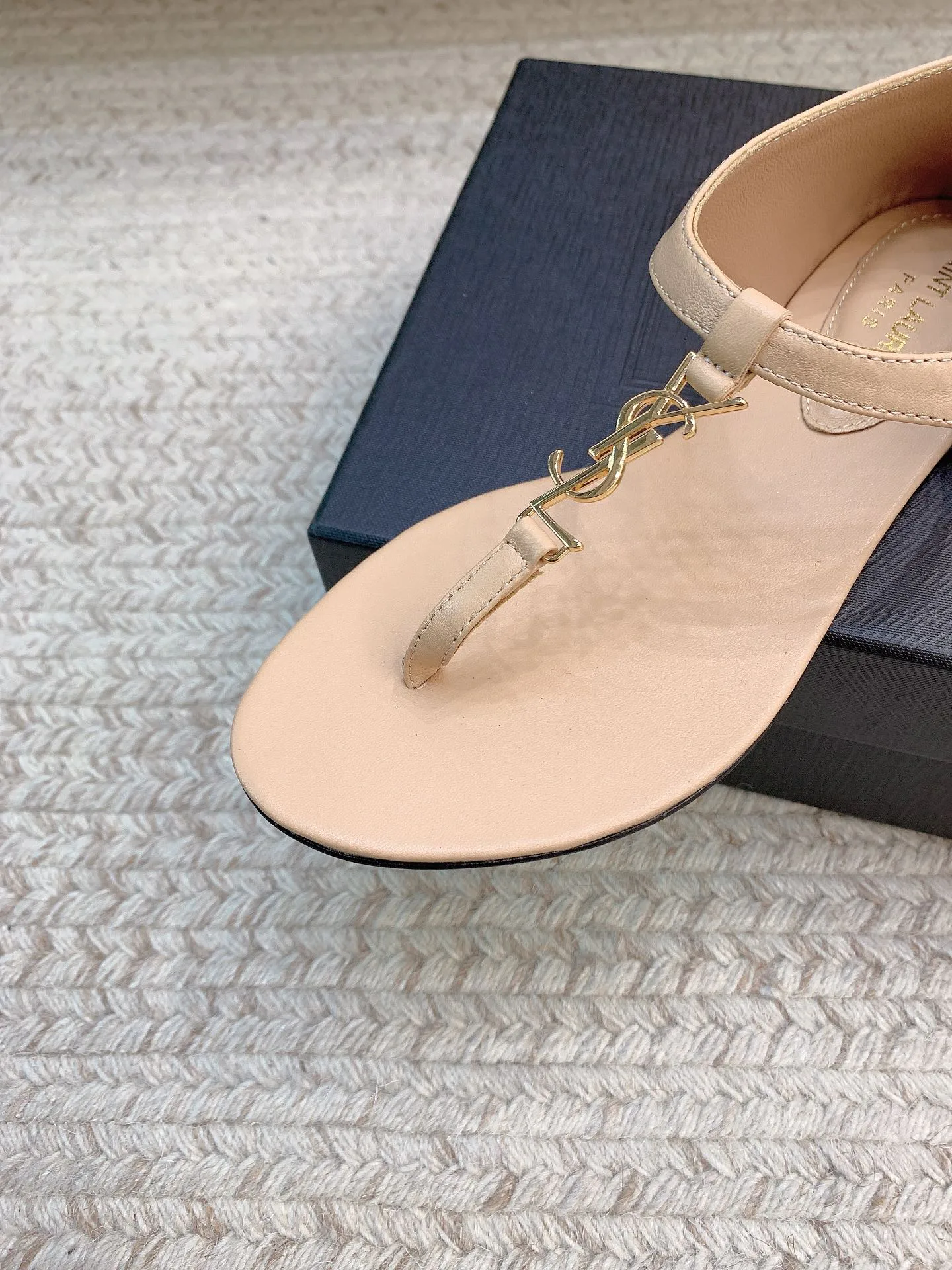 Сандалии Женские Saint Laurent 23865