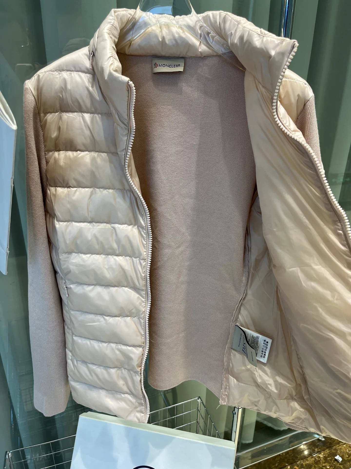 Куртки И Пуховики Женские Moncler 18204179