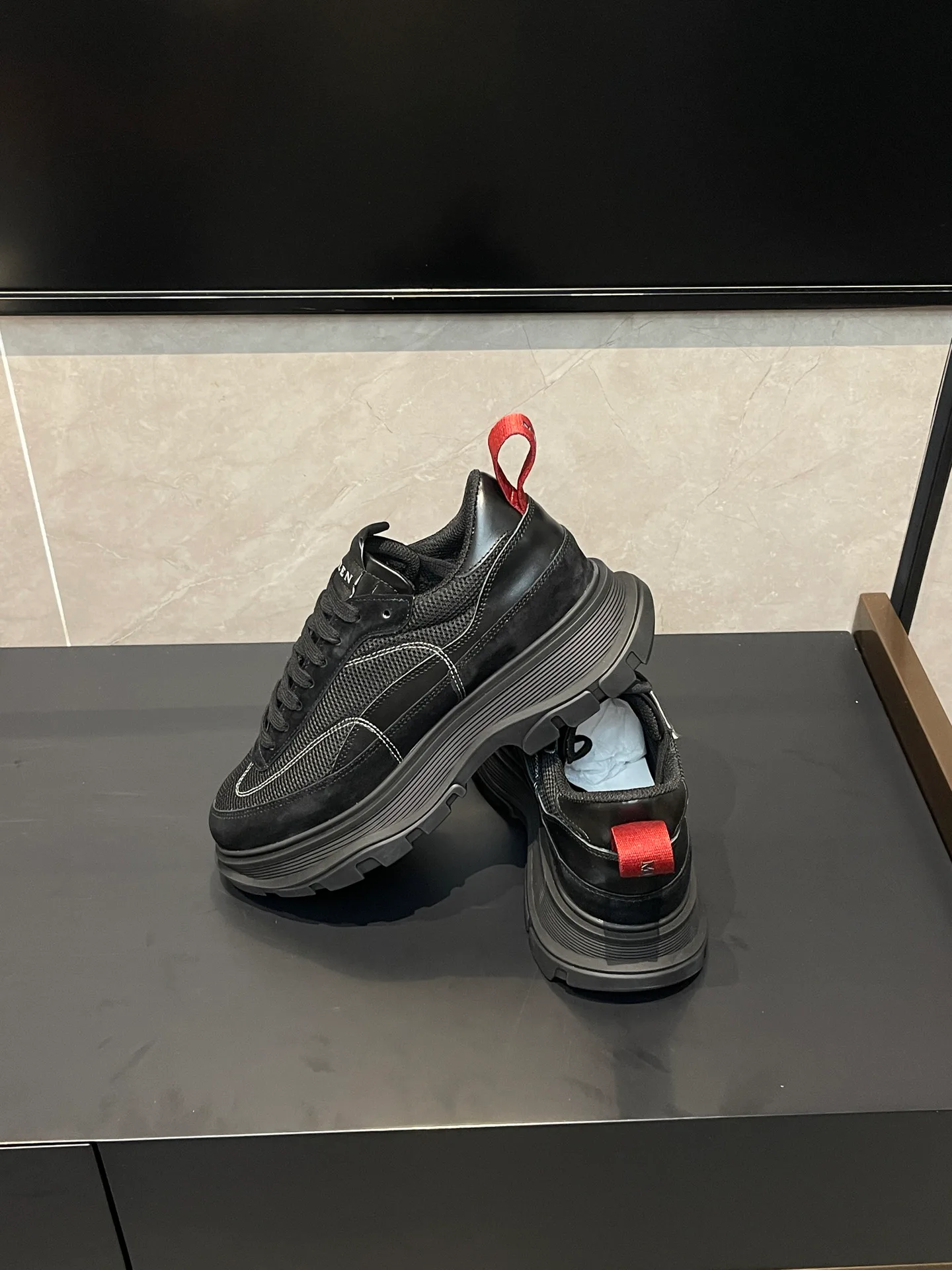 Кроссовки Женские Alexander Mcqueen 18363947