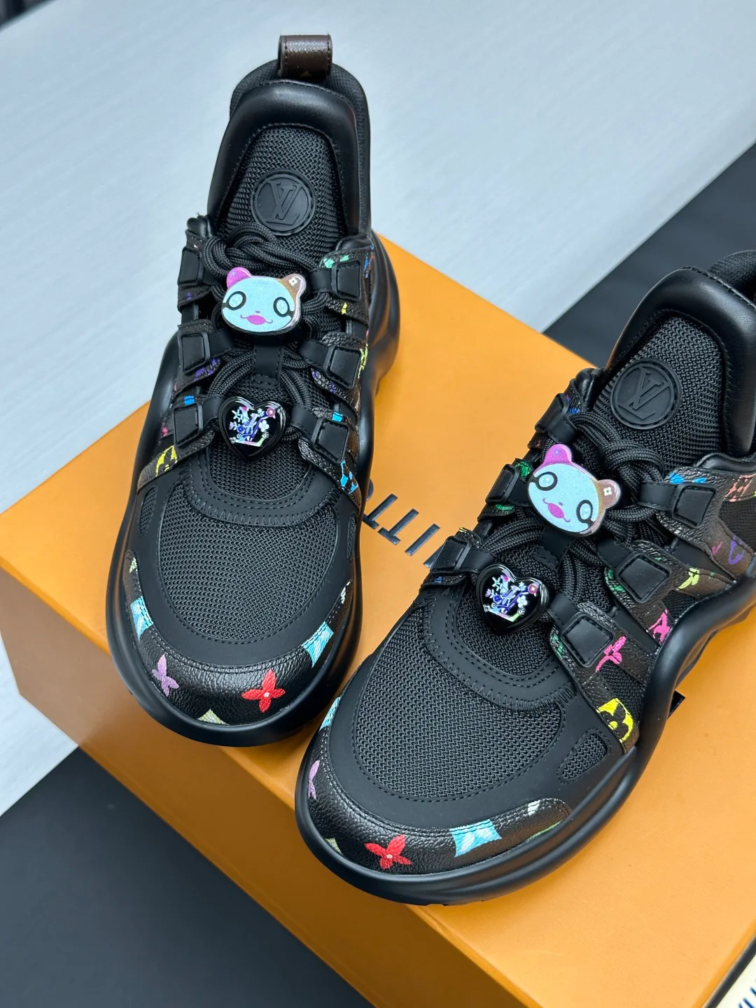 Кроссовки Женские Louis Vuitton 18212000