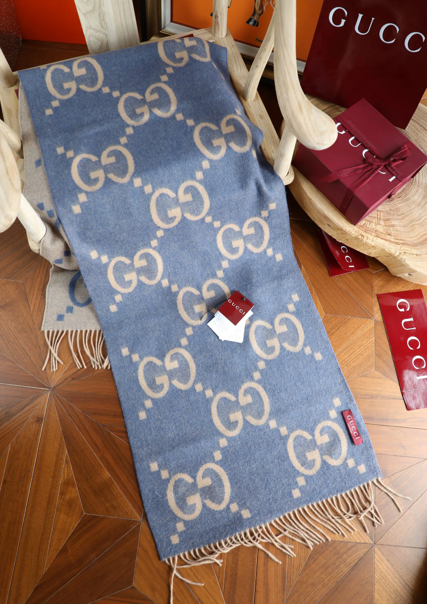 Шарфы Gucci 240517