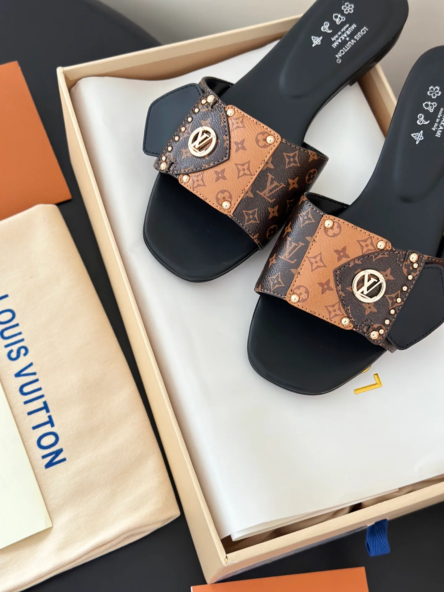 Шлепанцы Женские Louis Vuitton 12798329