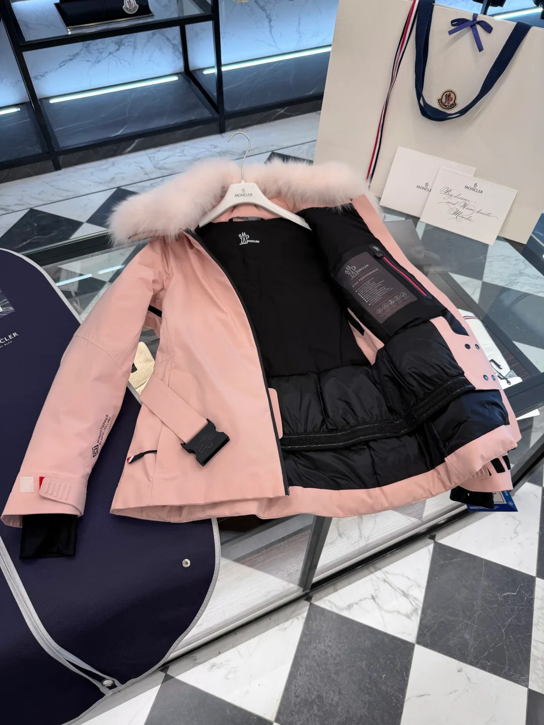 Куртки И Пуховики Женские Moncler 18725282
