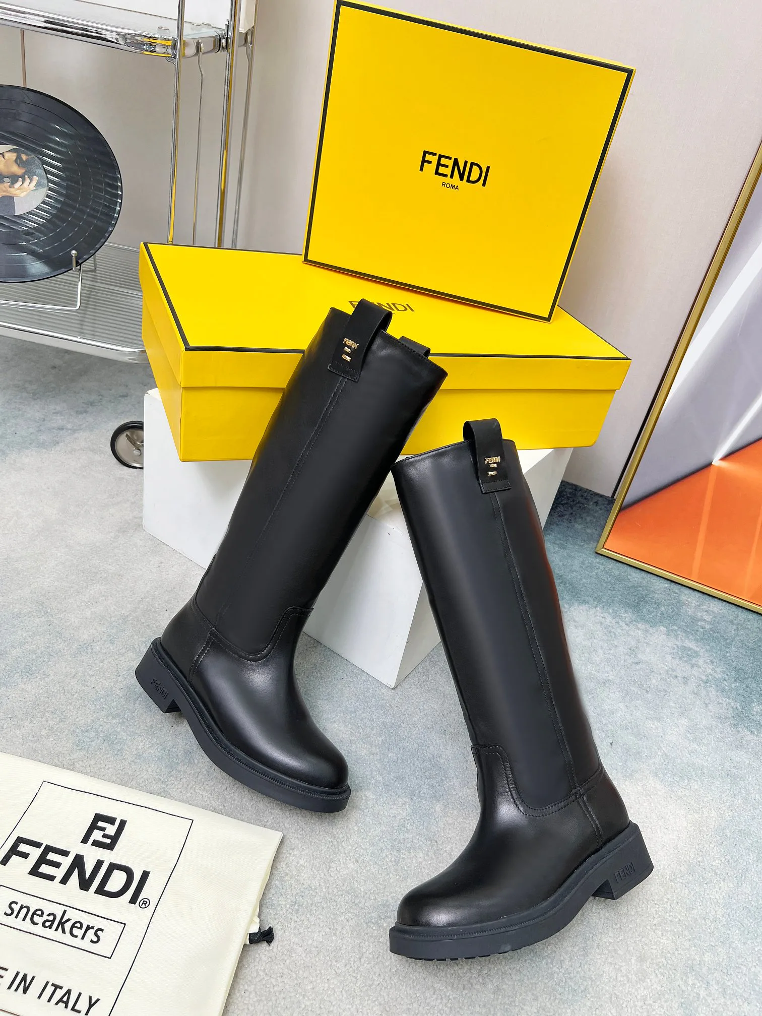Сапоги Женские Fendi 18104308