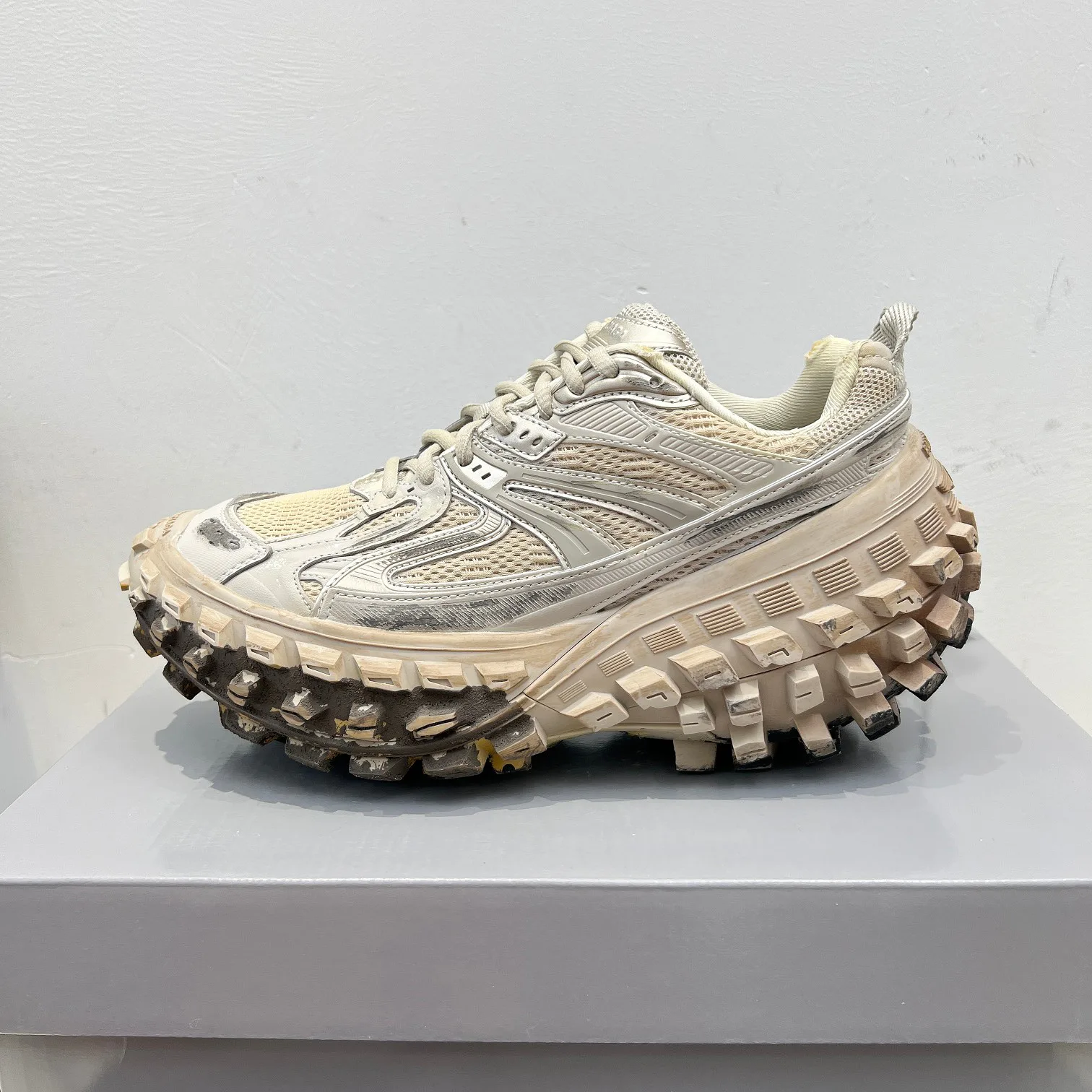 Кроссовки Женские Balenciaga 6428073