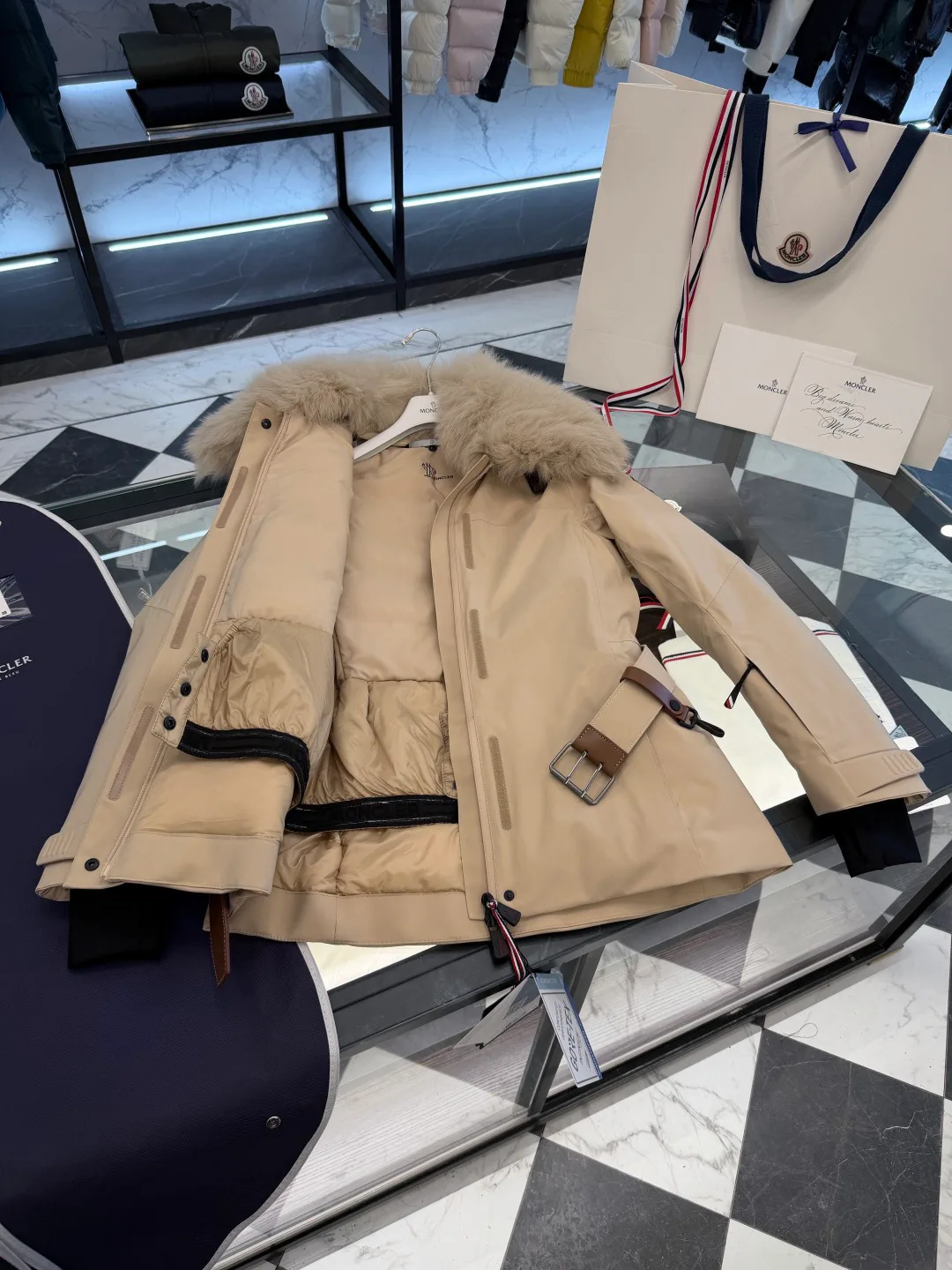 Куртки И Пуховики Женские Moncler 19336116