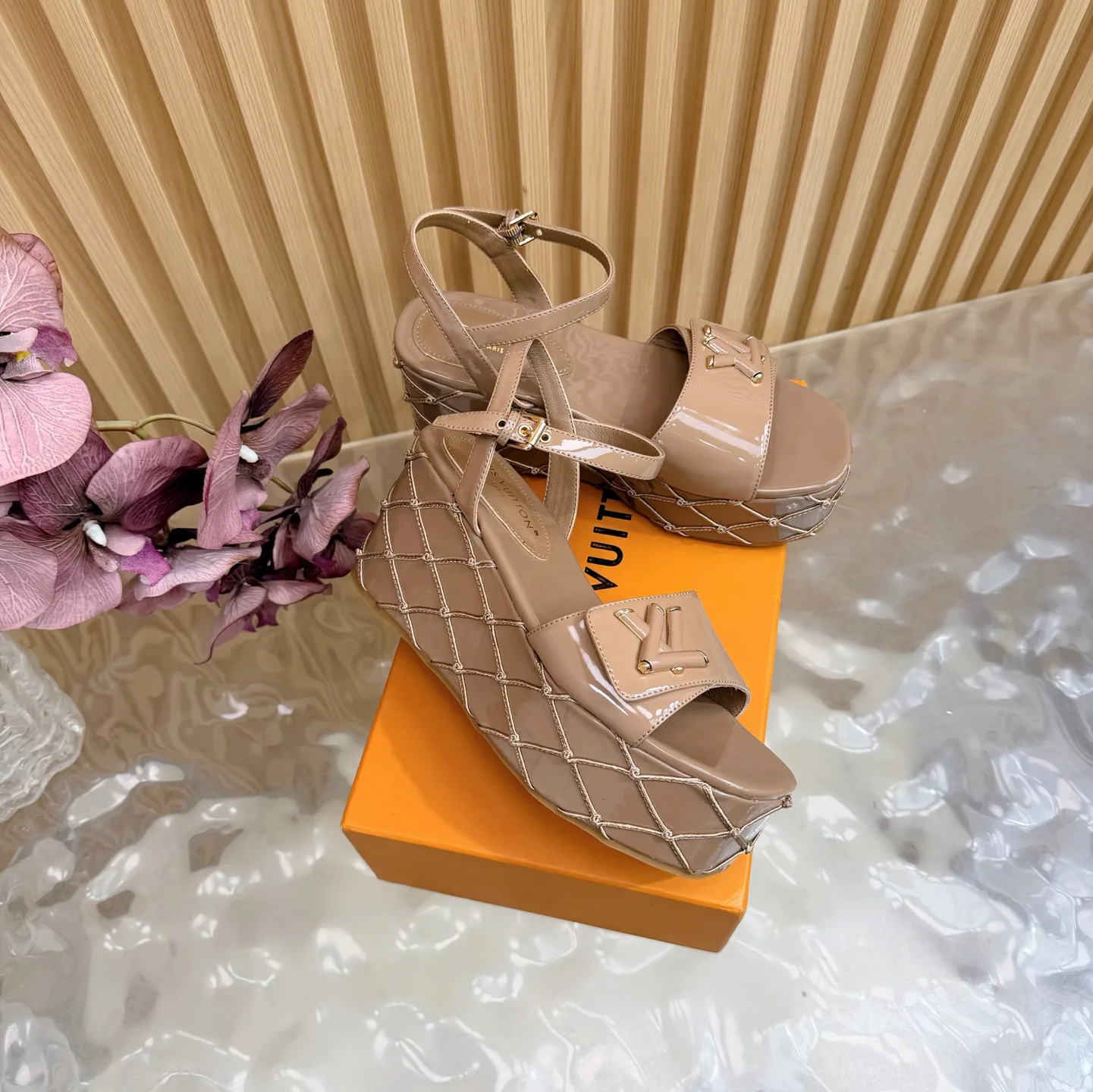 Босоножки Женские Louis Vuitton 12615434