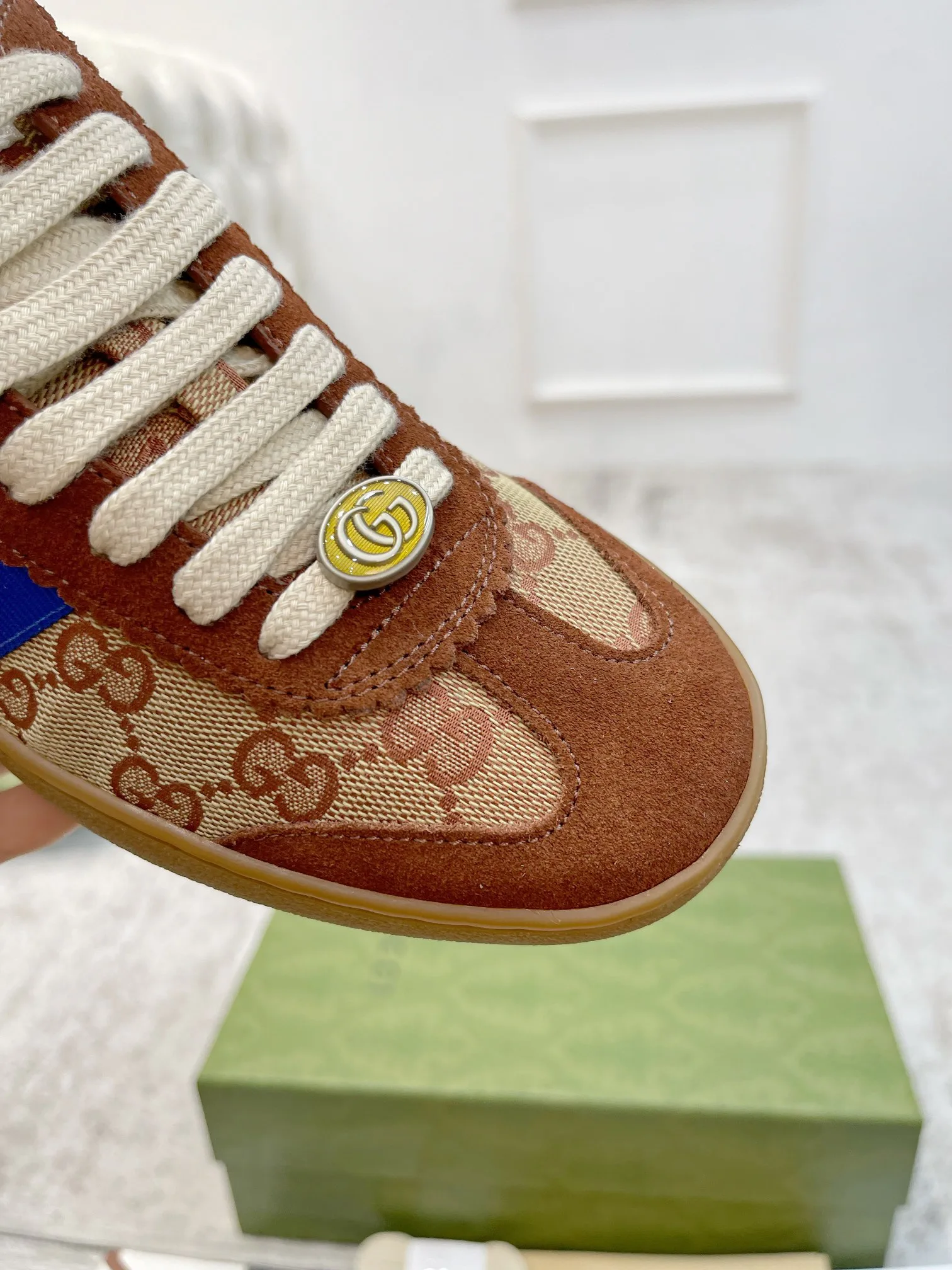 Кроссовки Женские Gucci 18765963