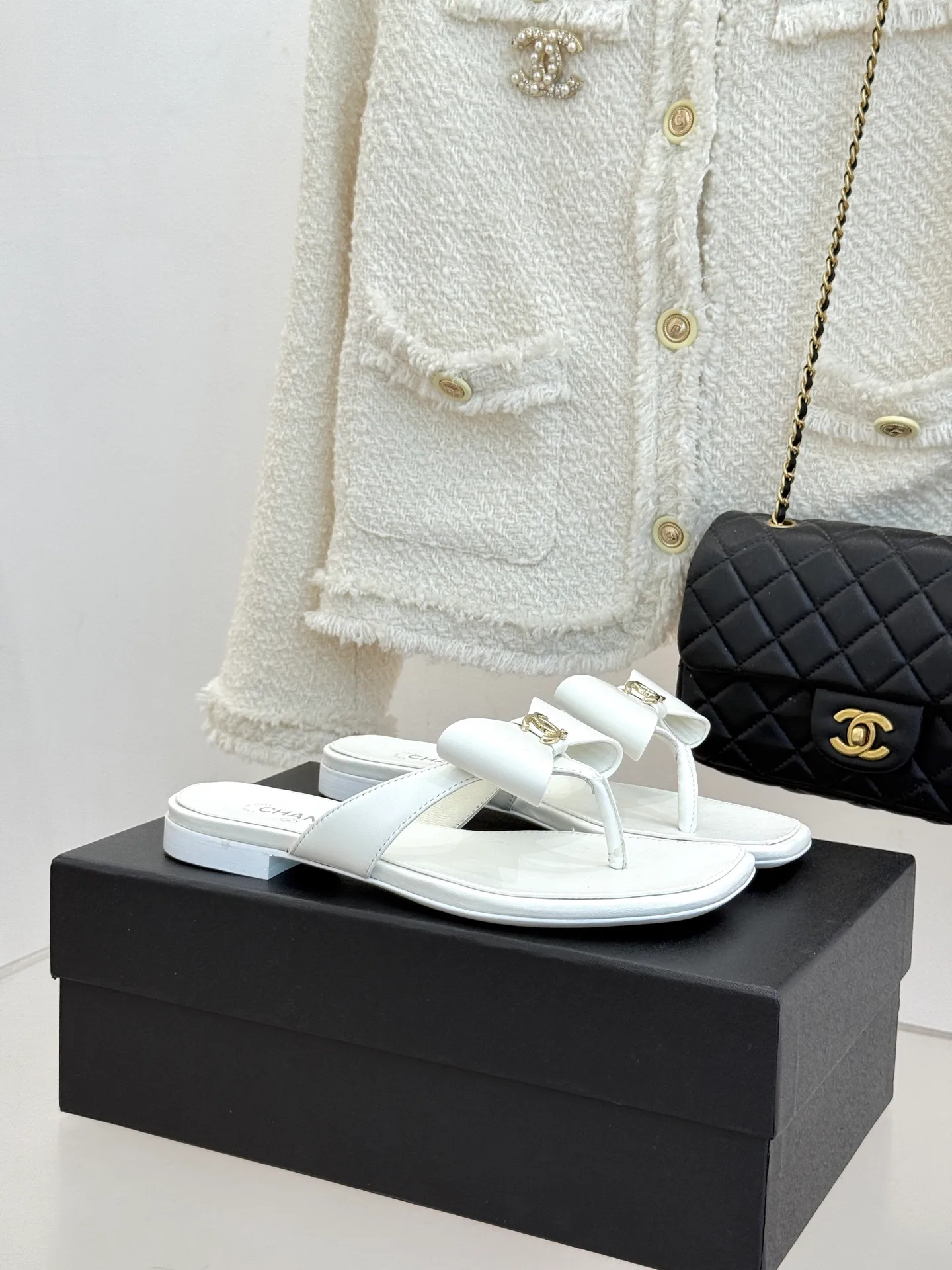 Шлепанцы Женские Chanel 16965746
