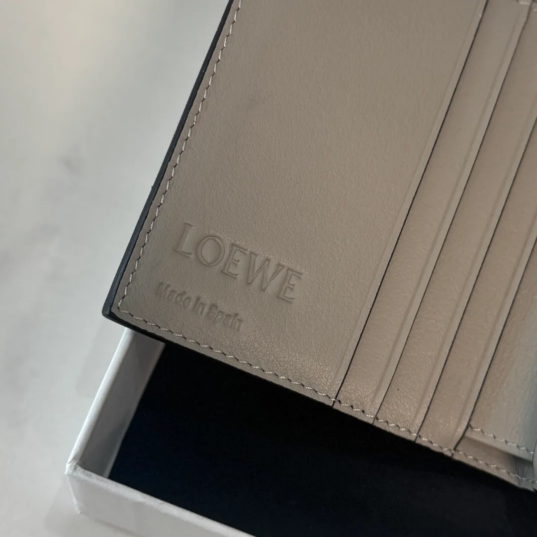 Клатчи Женские Loewe 17502814