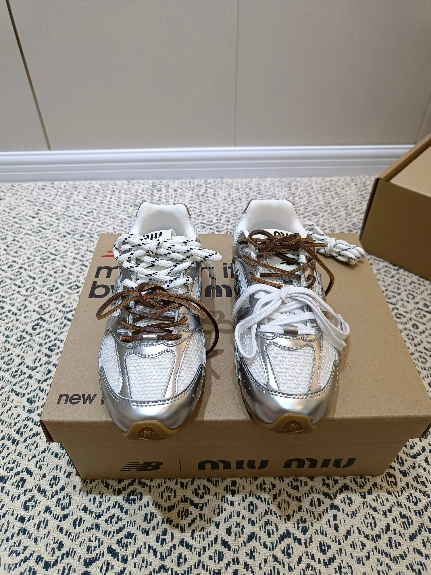Кроссовки Женские Miu Miu 7399606
