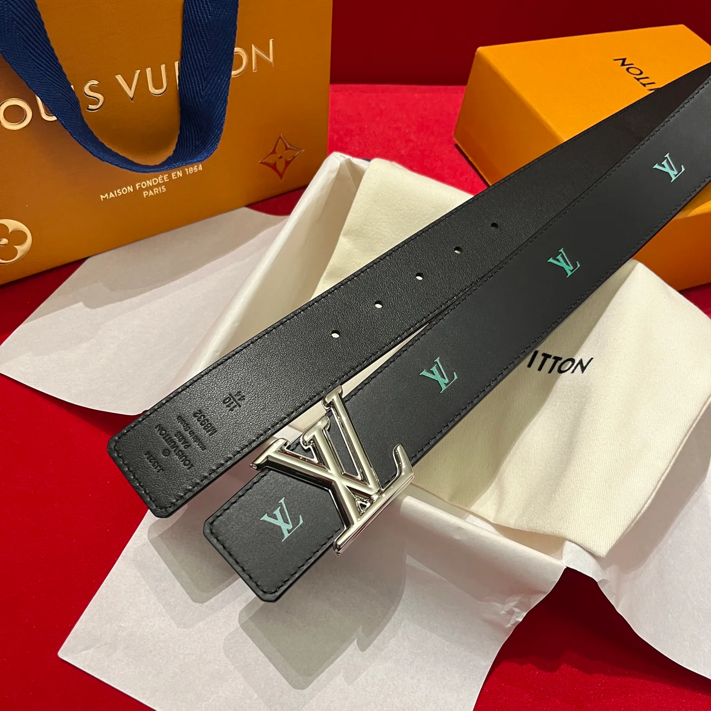 Ремни Louis Vuitton 17645337