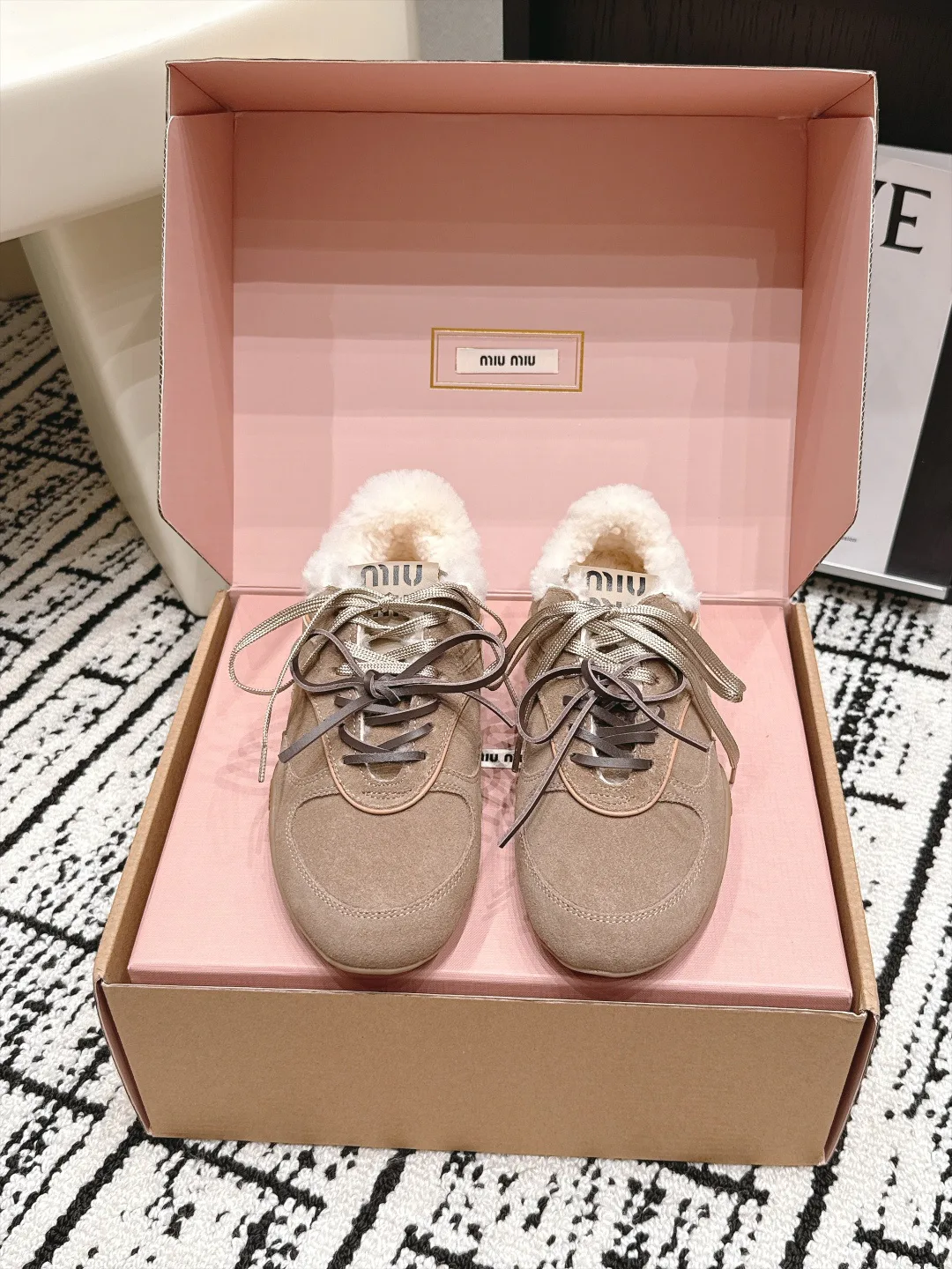 Кроссовки Женские Miu Miu 18490663