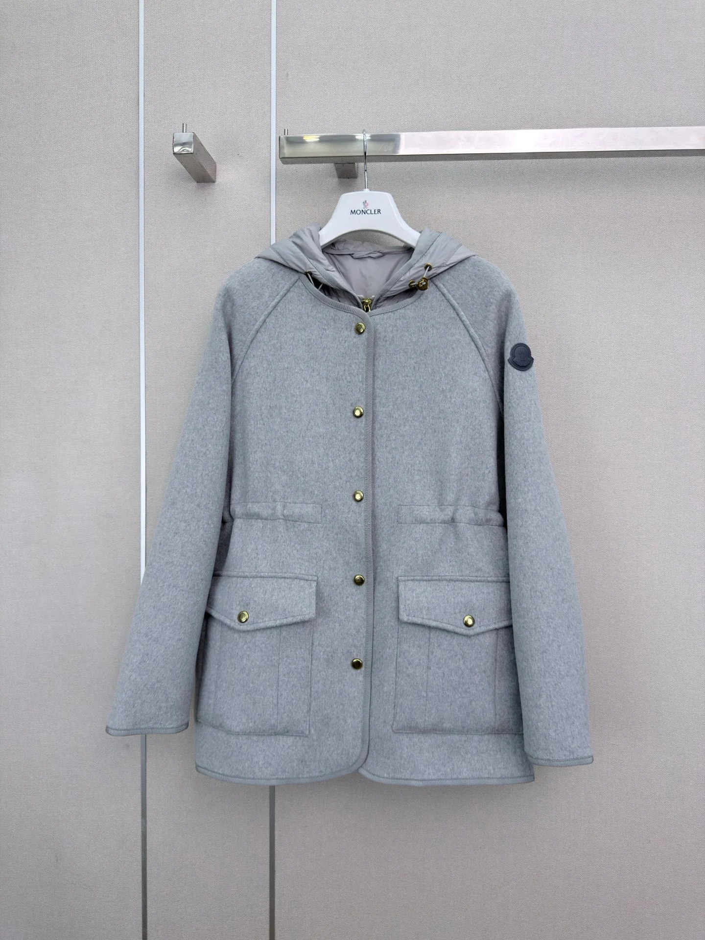 Куртки И Пуховики Женские Moncler 18408002