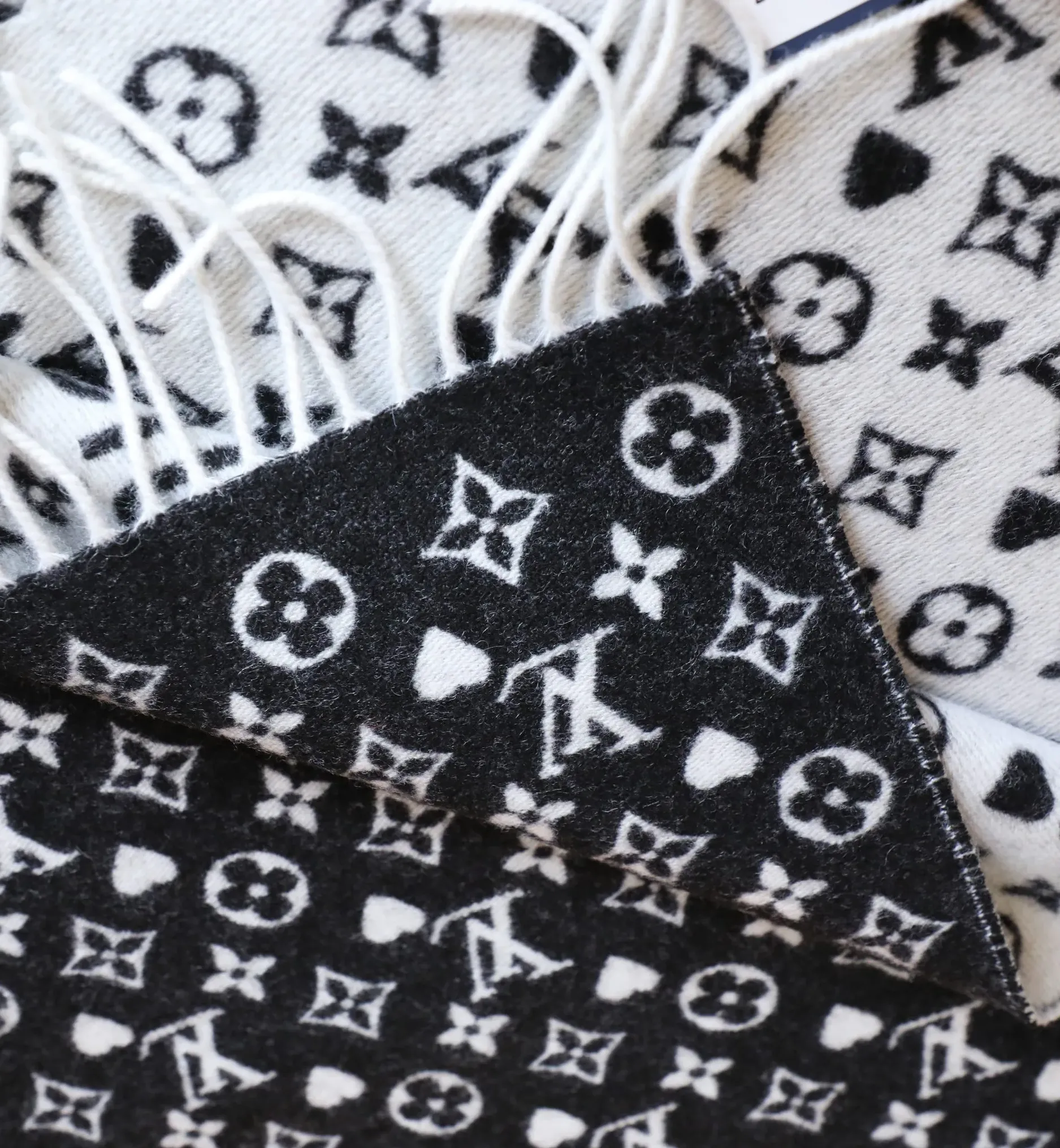Шарфы Louis Vuitton 1338123