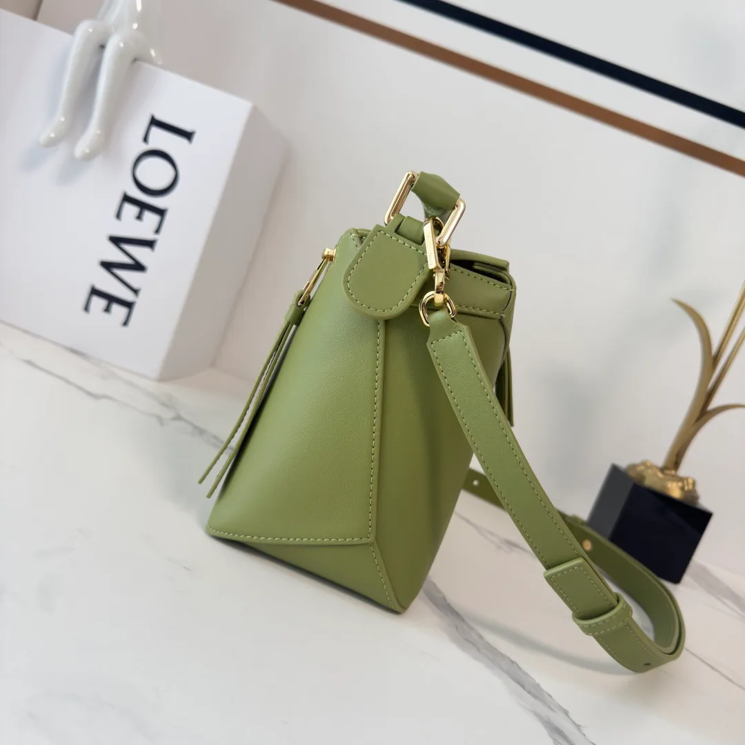 Классические Сумки Женские Loewe 11674673