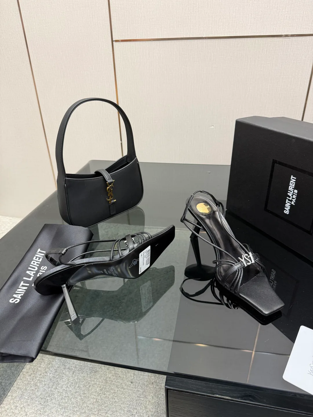 Босоножки Женские Saint Laurent 1435315