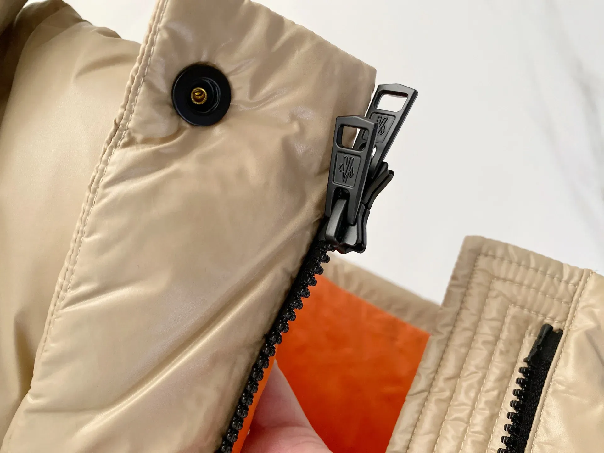 Куртки И Пуховики Мужские Moncler 1207450