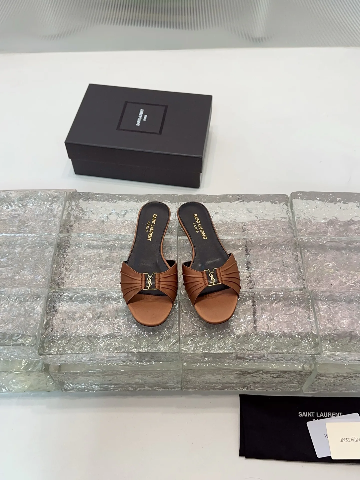 Босоножки Женские Saint Laurent 13339117