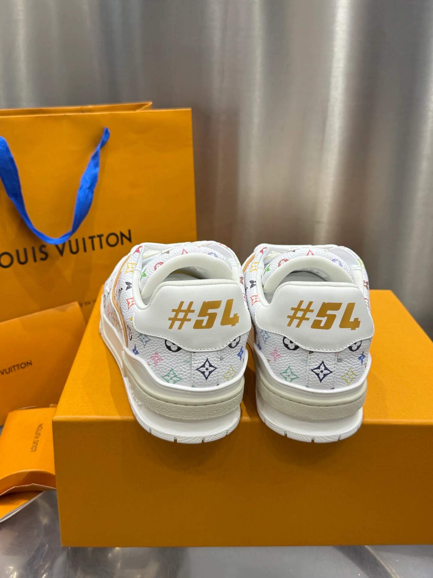 Кроссовки Мужские Louis Vuitton 19073347