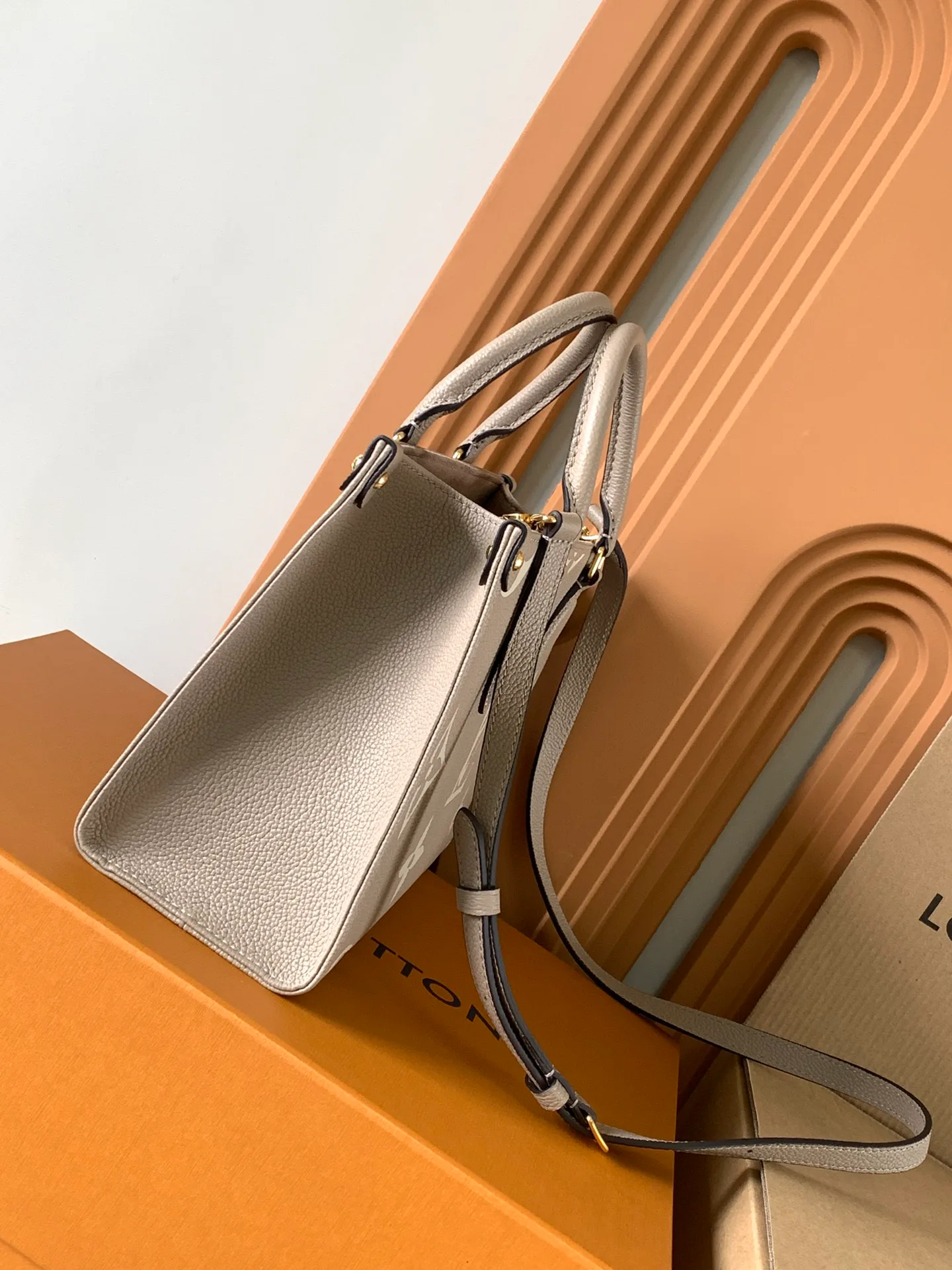 Классические Сумки Женские Louis Vuitton 18148137