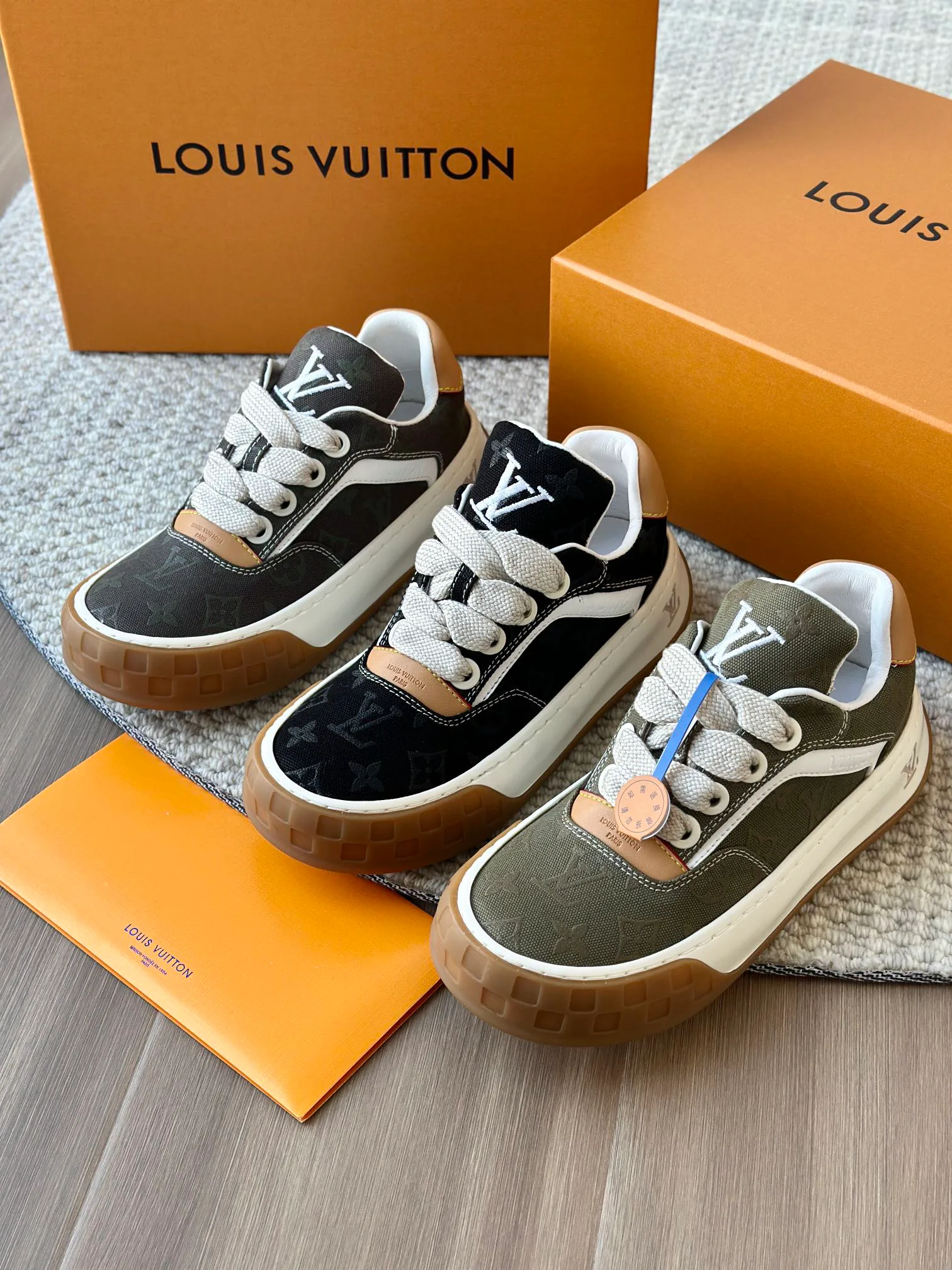 Кроссовки Женские Louis Vuitton 18769307