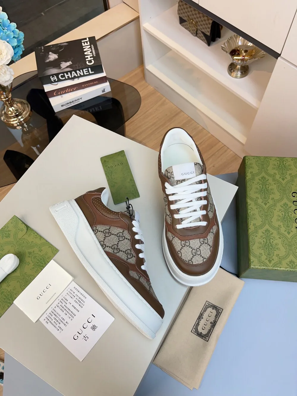 Кроссовки Женские Gucci 18369614