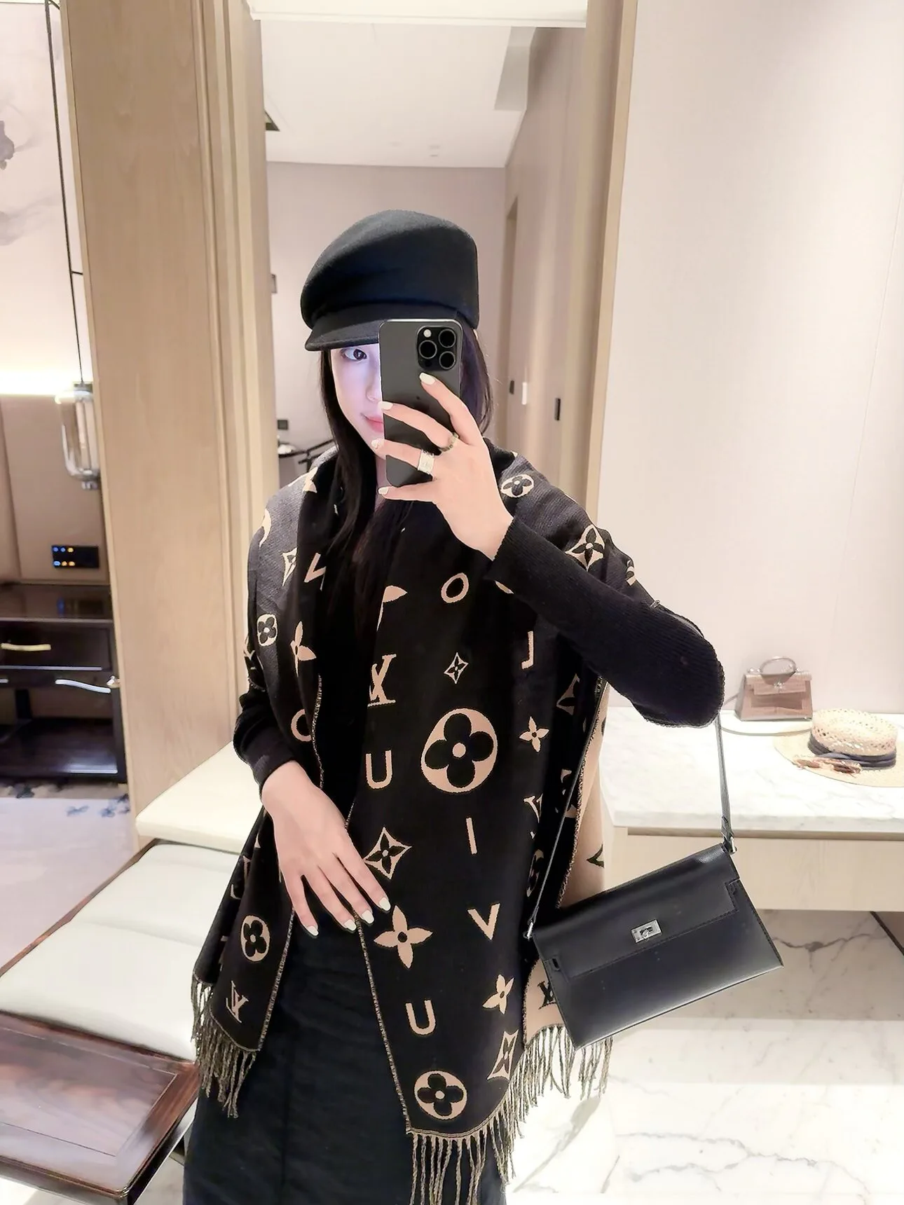 Шарфы Louis Vuitton 18377563