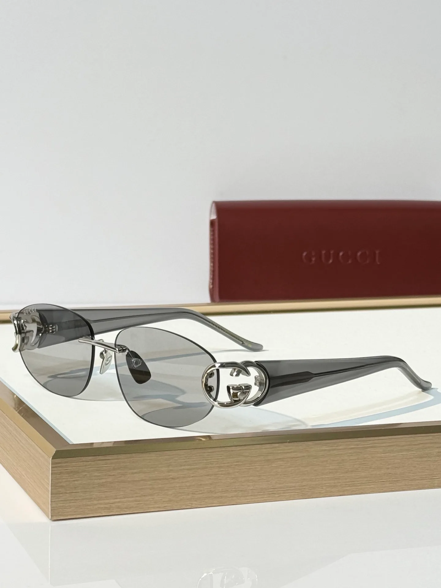 Очки Gucci 18117589