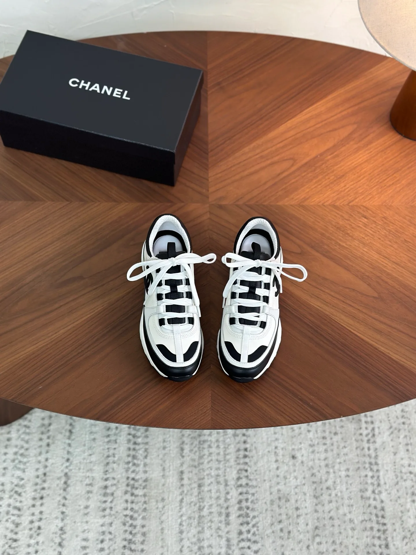 Кроссовки Женские Chanel 18329928