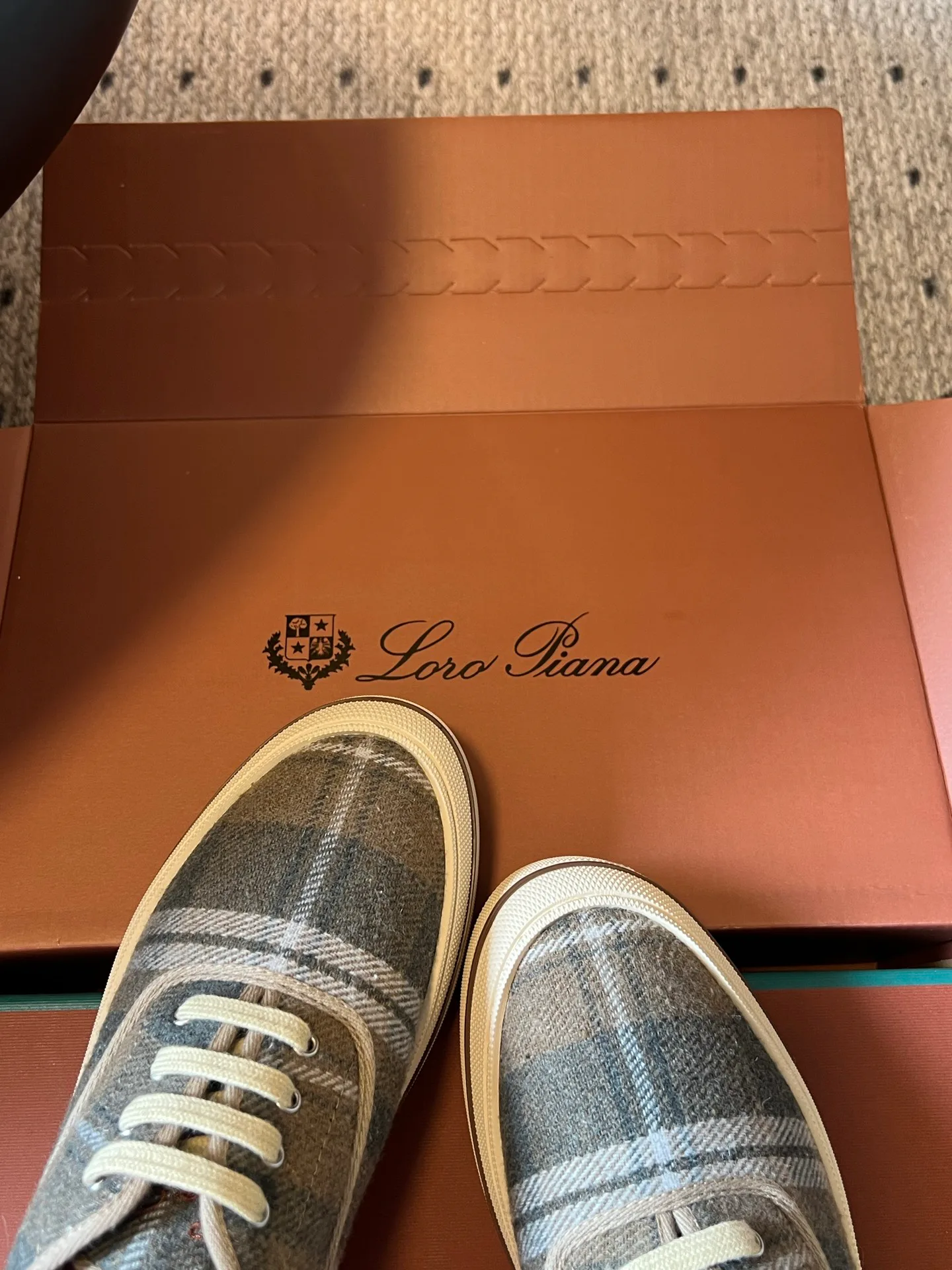 Кроссовки Женские Loro Piana 17942682