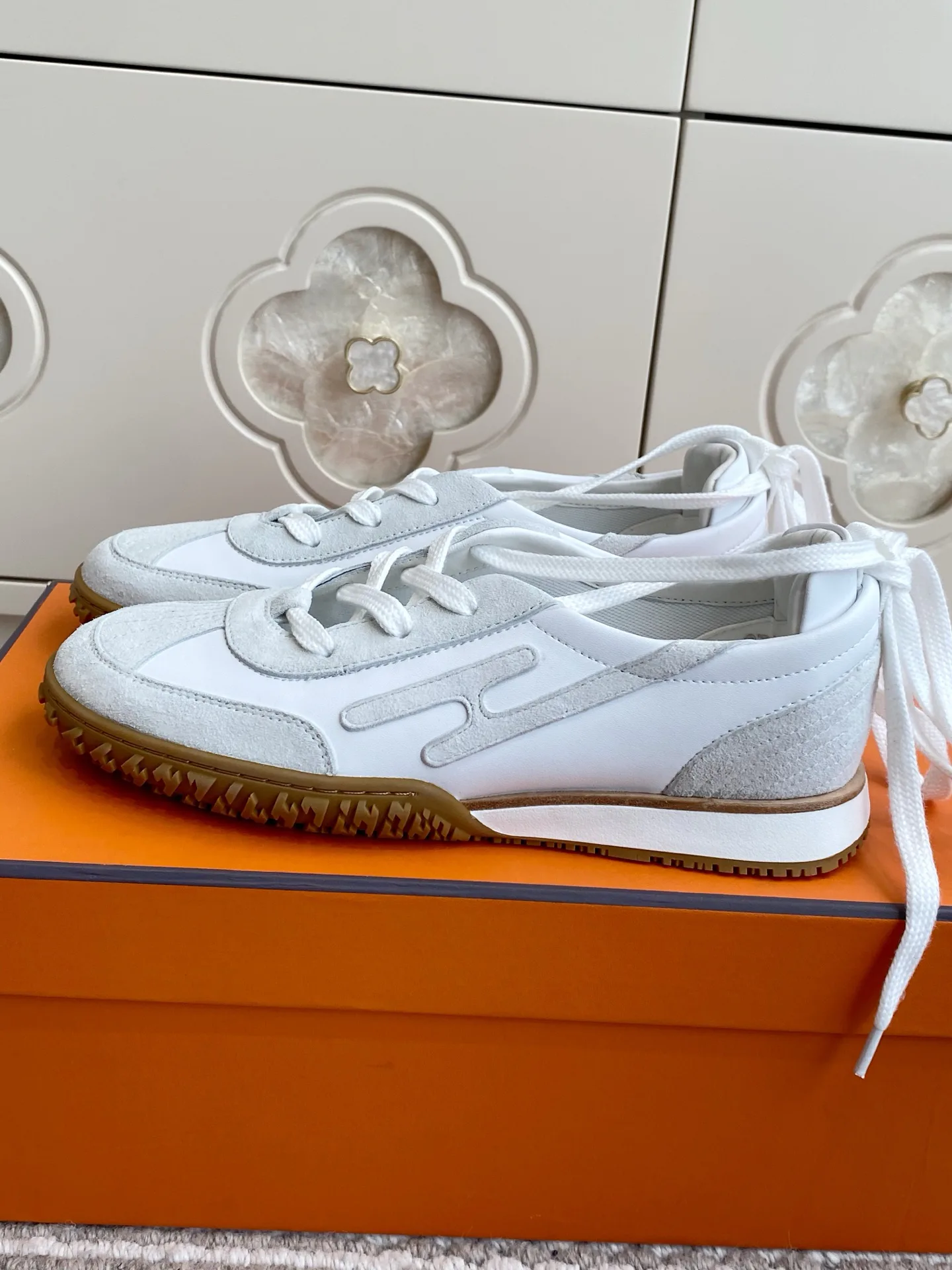 Кроссовки Женские Hermes 17476182