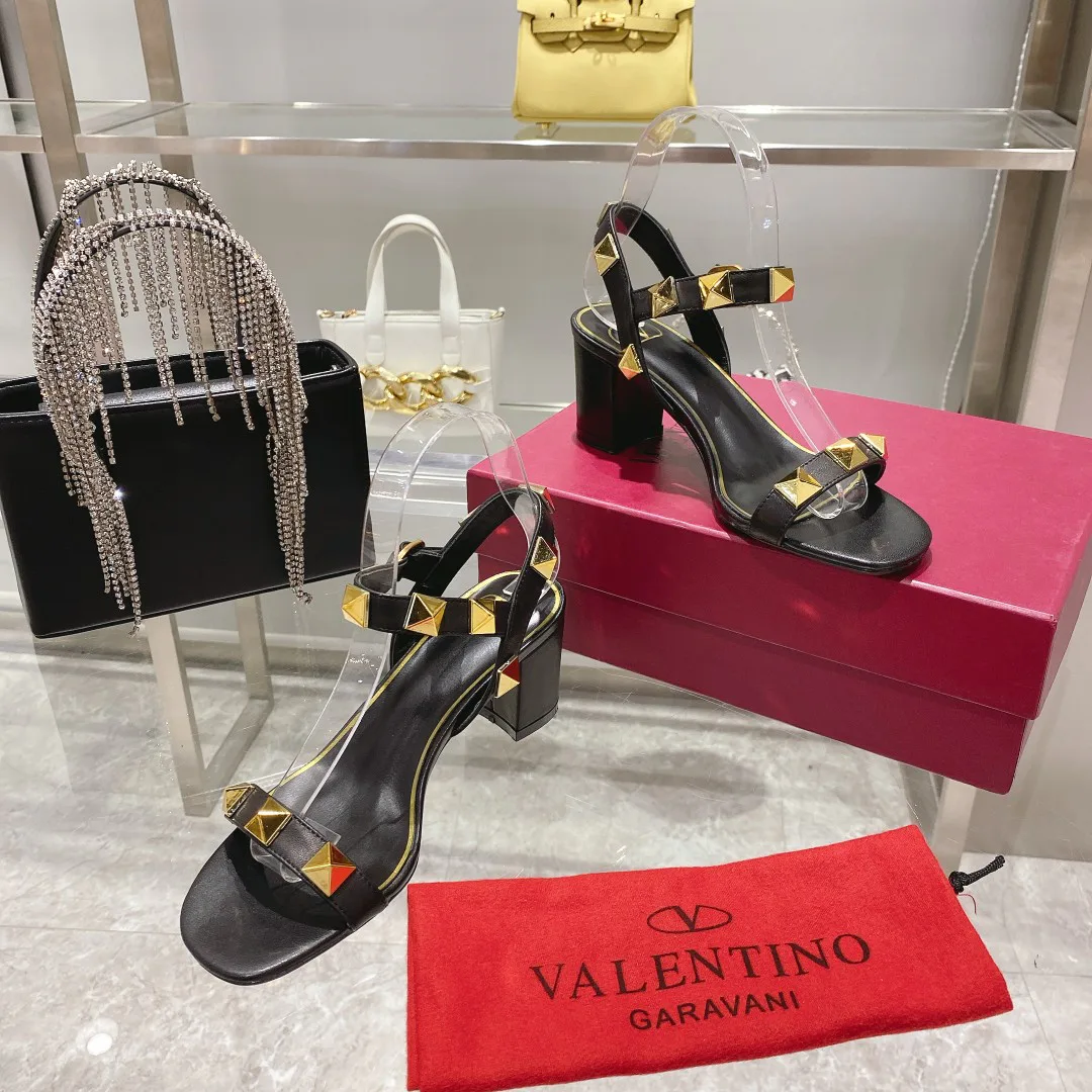 Босоножки Женские Valentino 17956834