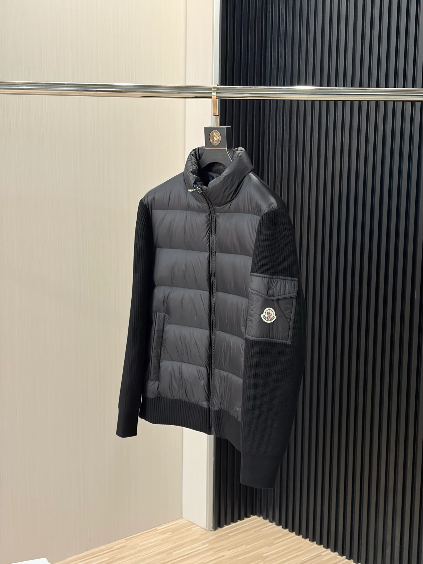 Куртки И Пуховики Женские Moncler 18391737