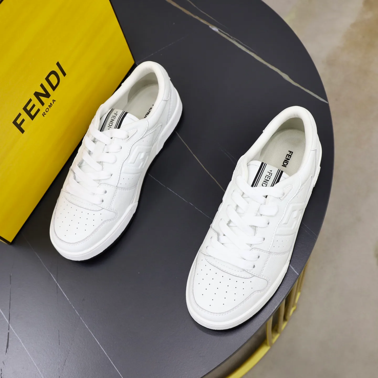Кроссовки Женские Fendi 18516273