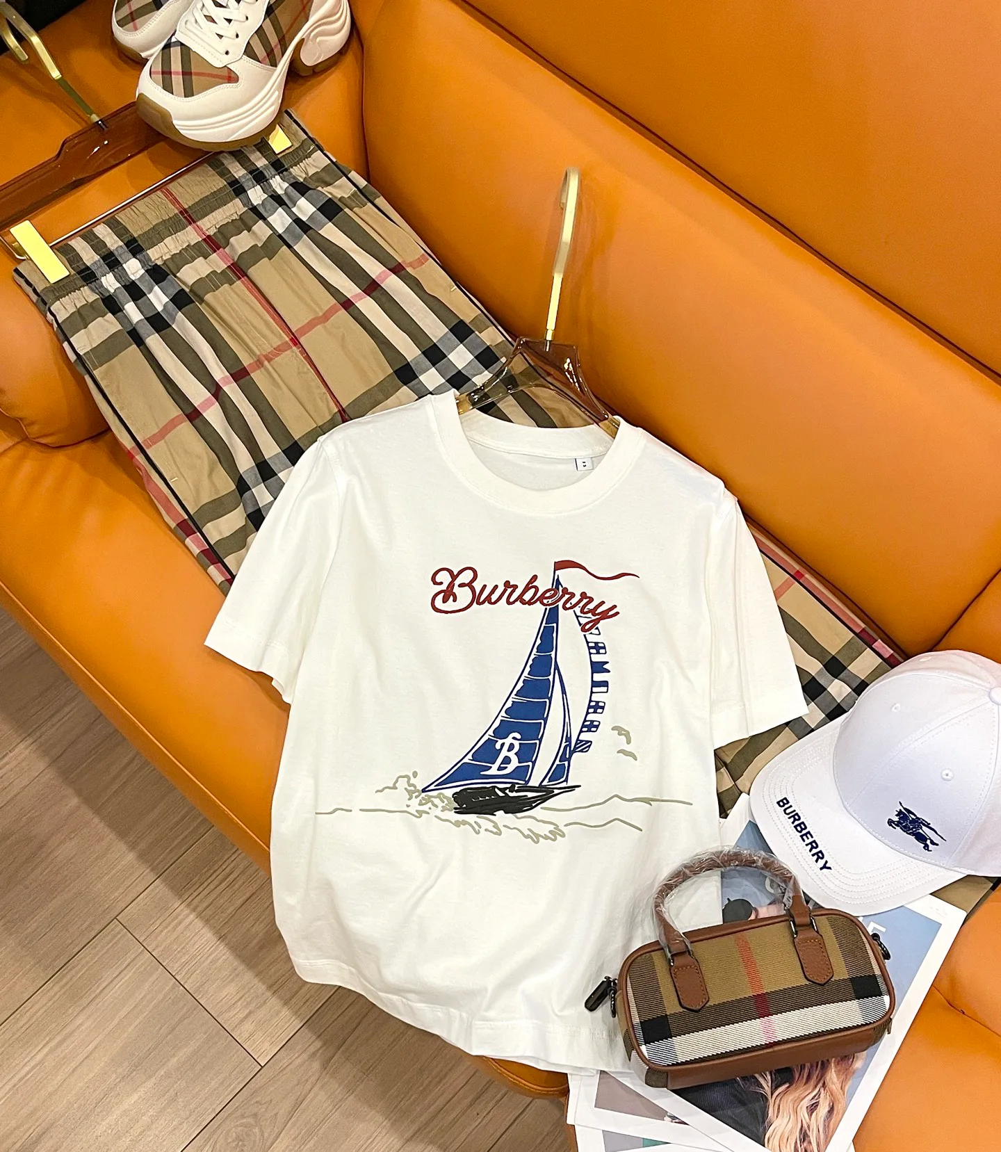 Брюки Женские Burberry 11358102