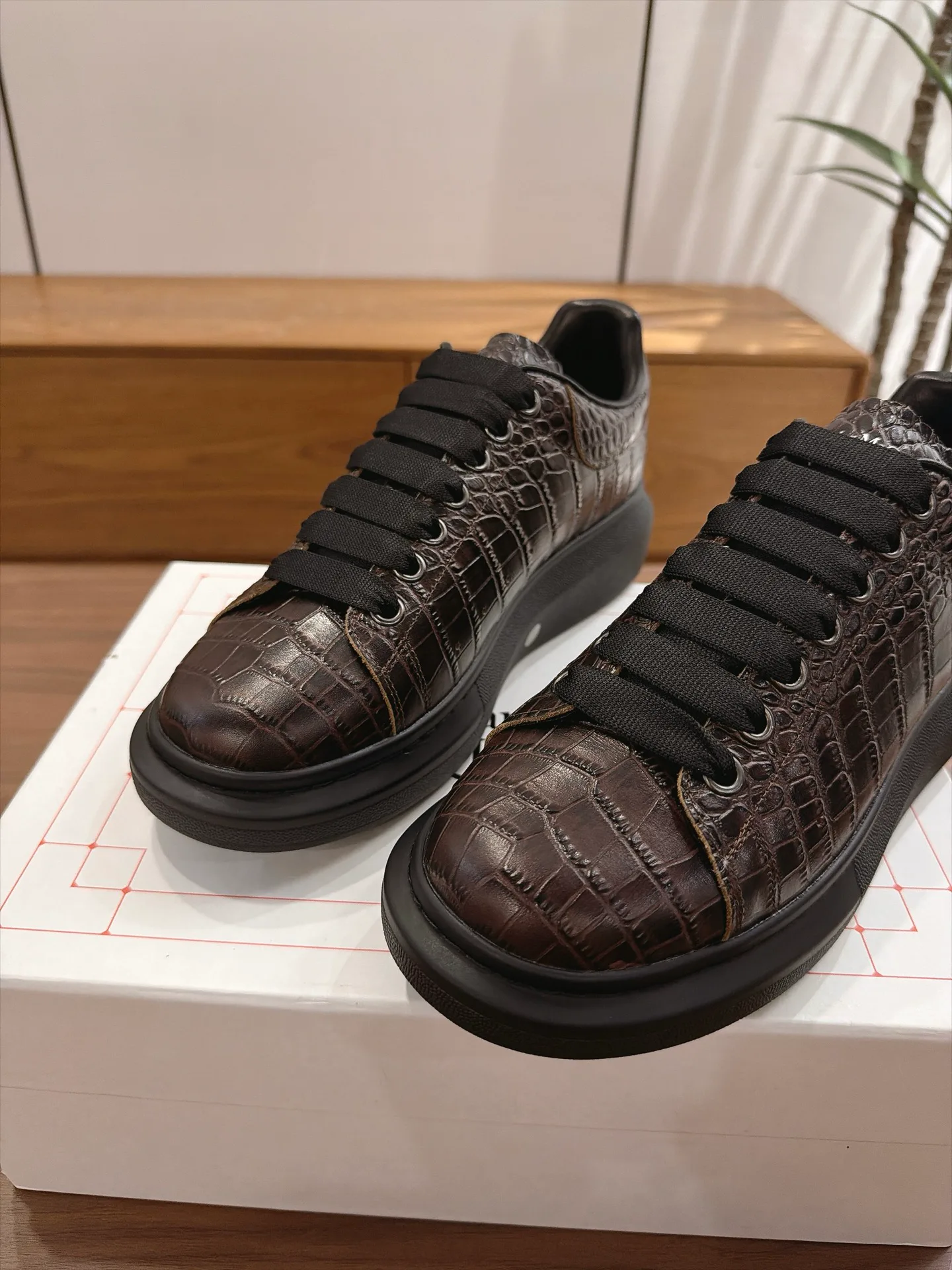 Кроссовки Женские Alexander Mcqueen 18159796