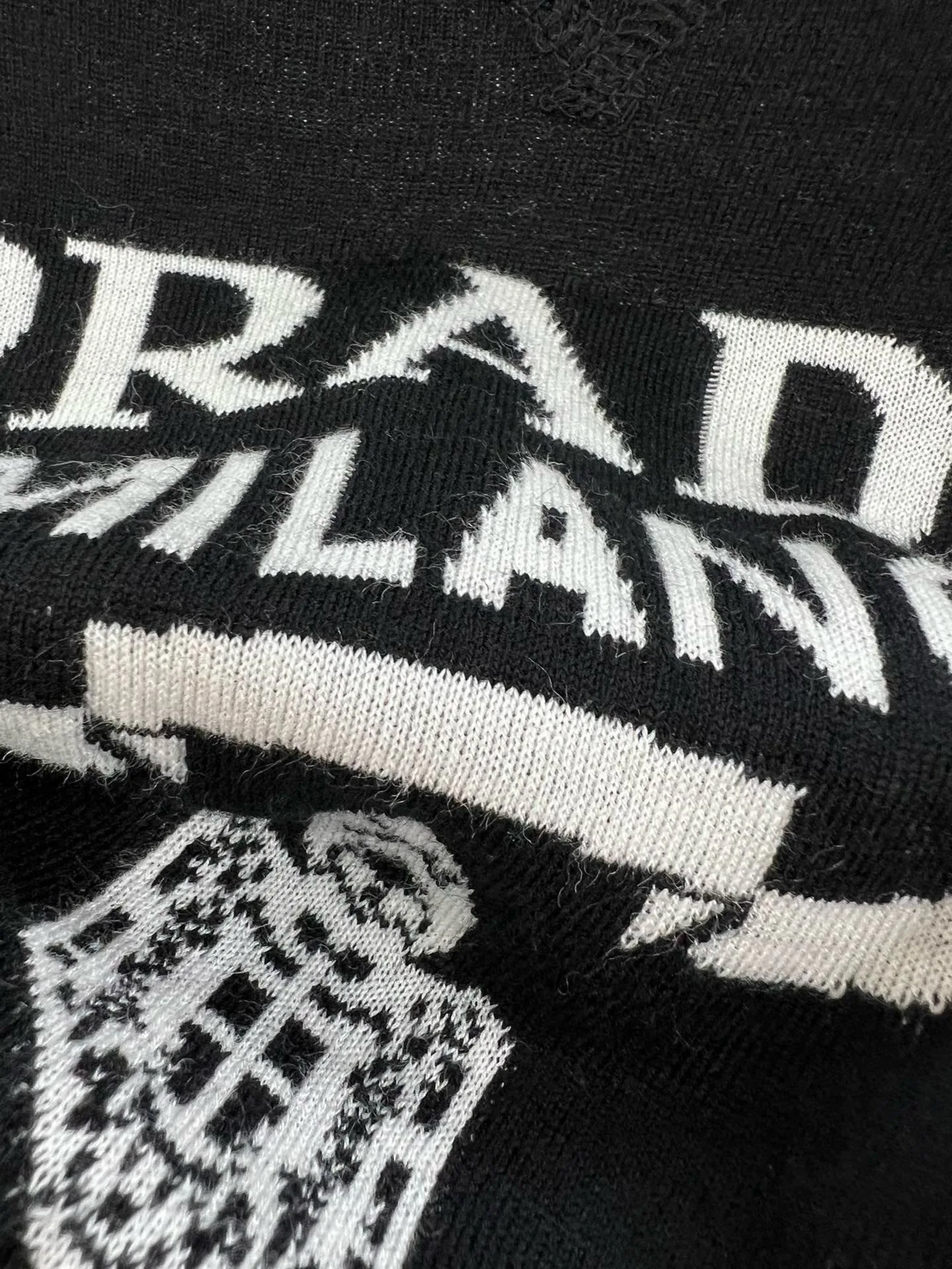 Футболки Женские Prada 4697466