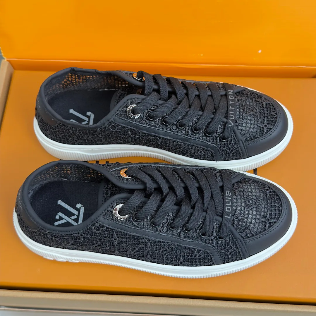 Кроссовки Женские Louis Vuitton 17950715