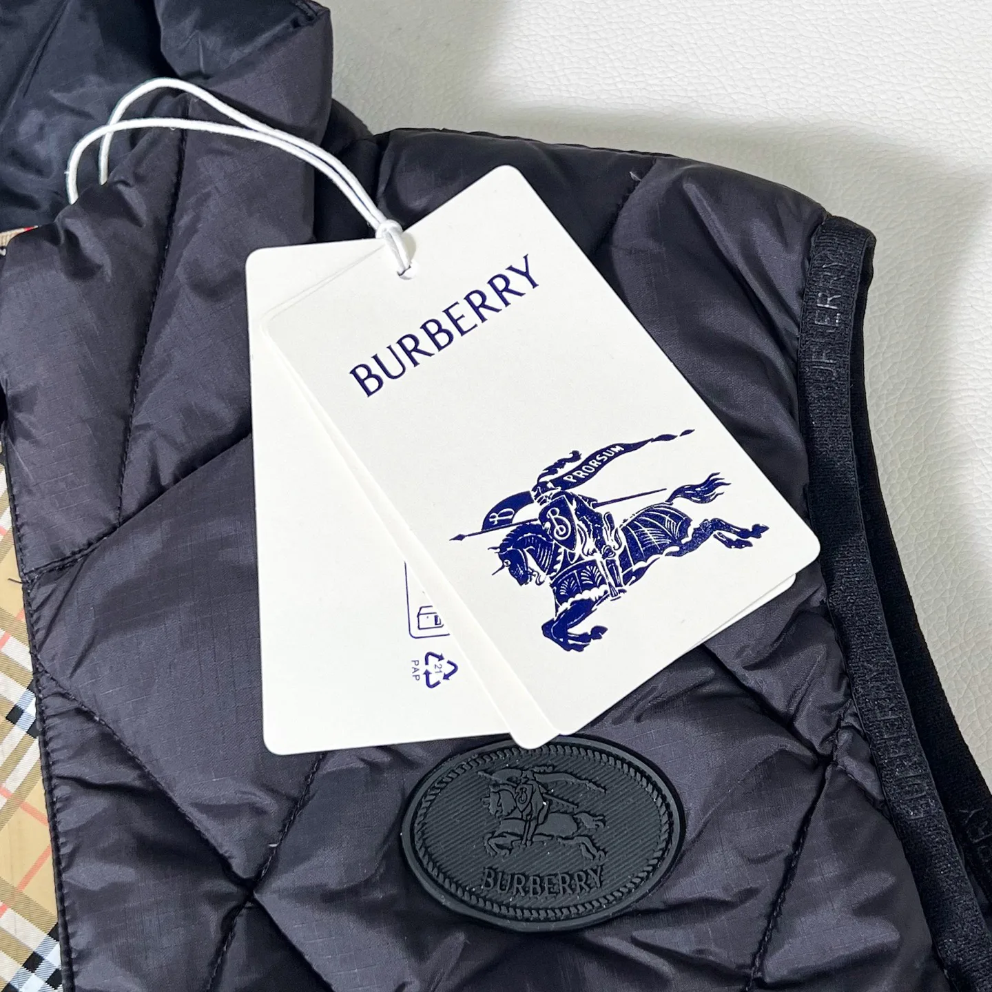 Жилеты Женские Burberry 18728600