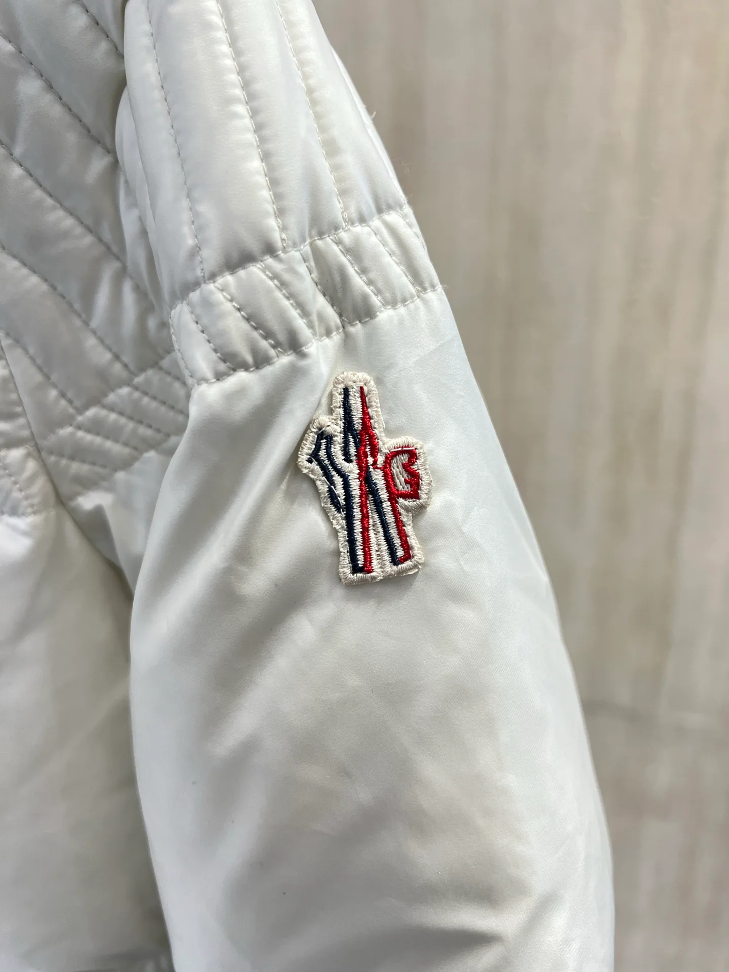 Куртки И Пуховики Мужские Moncler 18231503