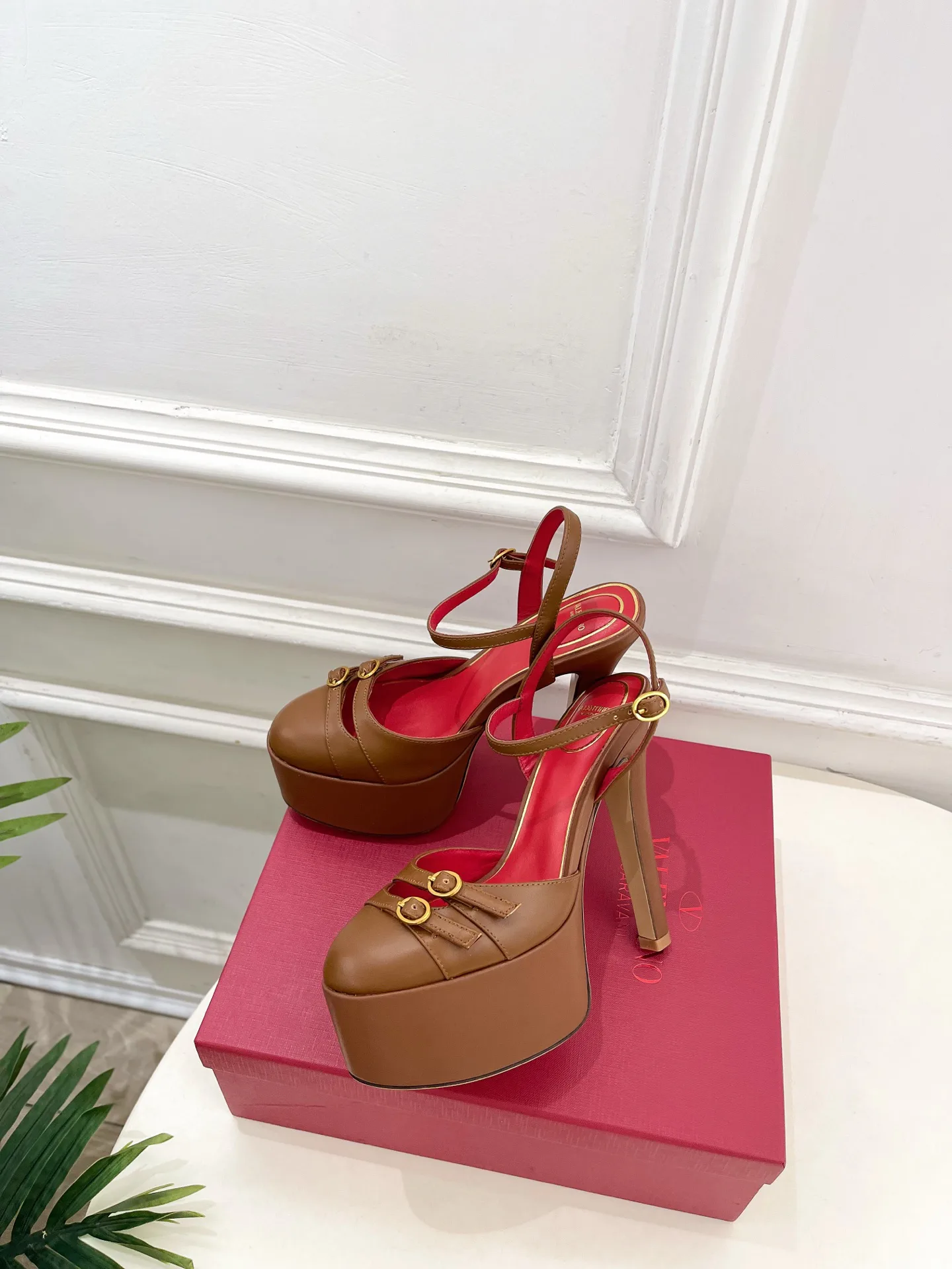 Босоножки Женские Valentino 13218174
