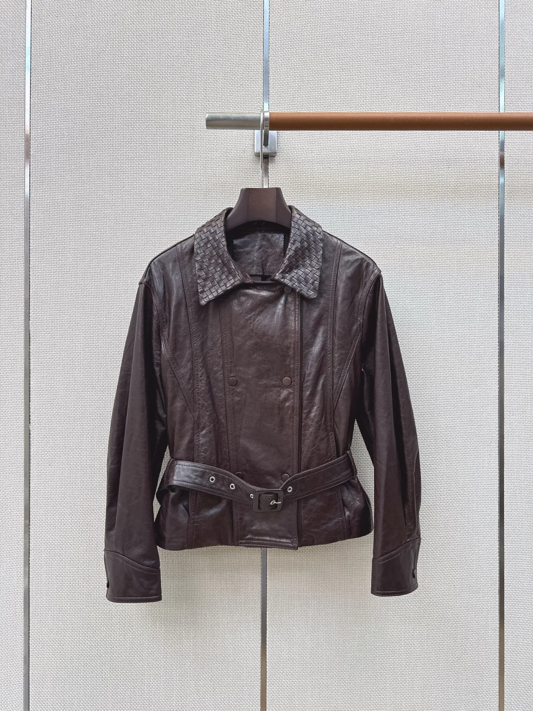 Кожаные Куртки И Дублёнки Женские Bottega Veneta 19073854