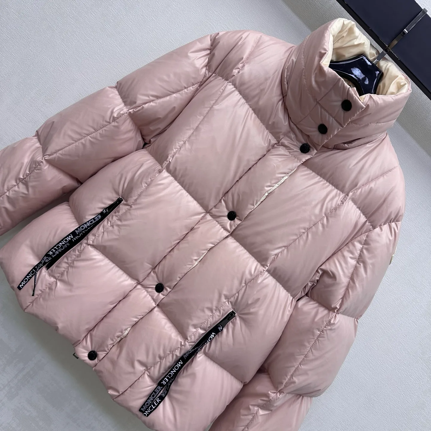 Куртки И Пуховики Женские Moncler 19057933