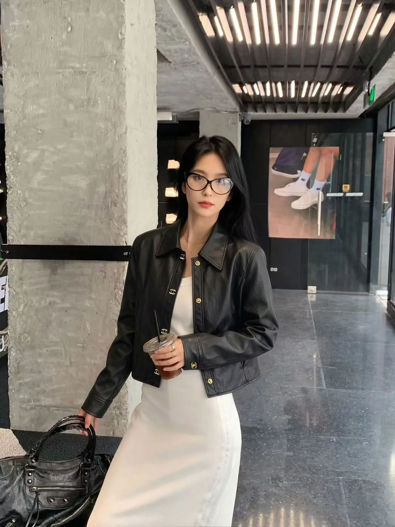 Кожаные Куртки И Дублёнки Женские Chanel 18576993